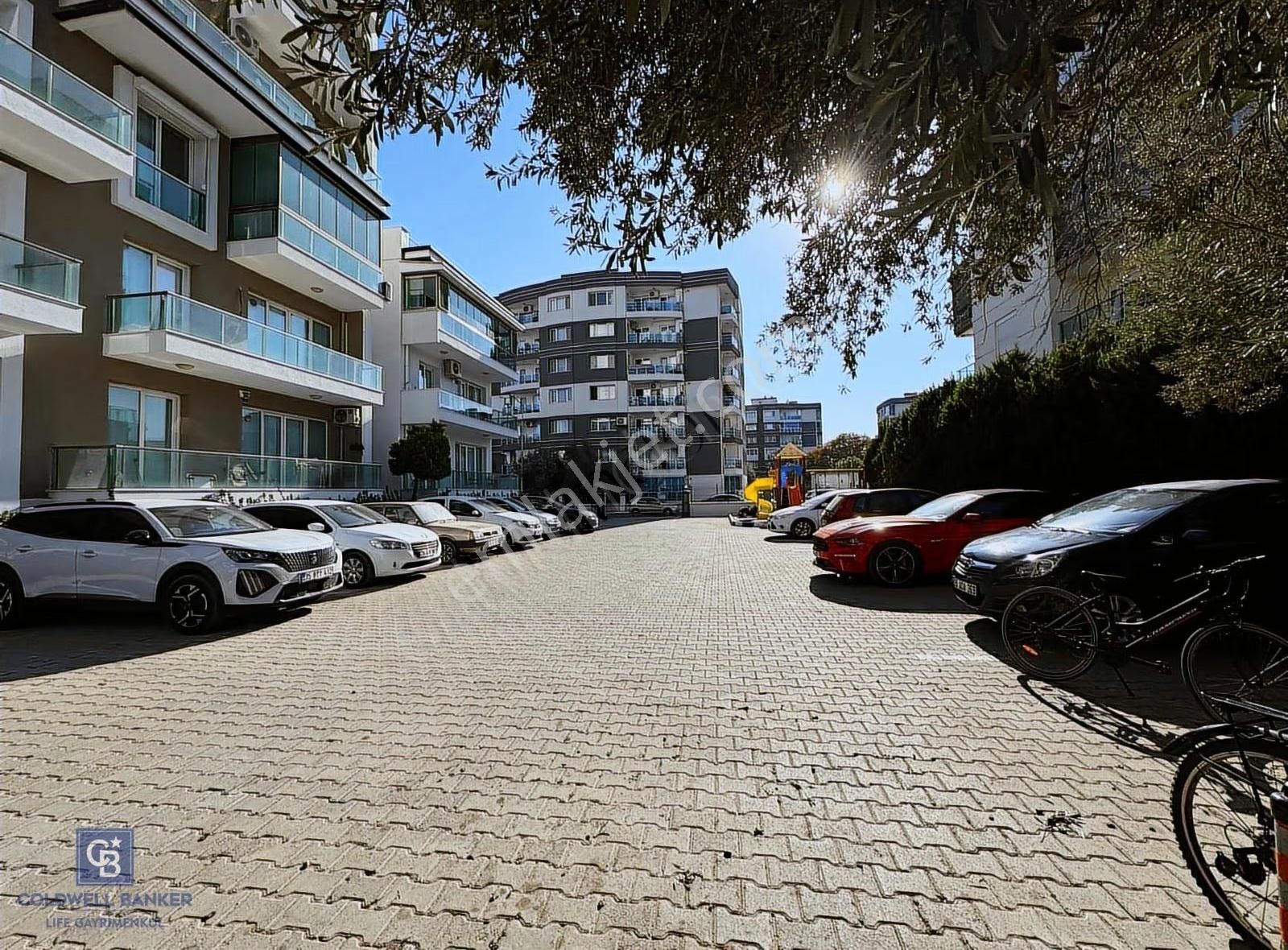 Çiğli Havuzlu Sitede Eşyalı Büyük 1+1 Kiralık Daire - Görsel 24