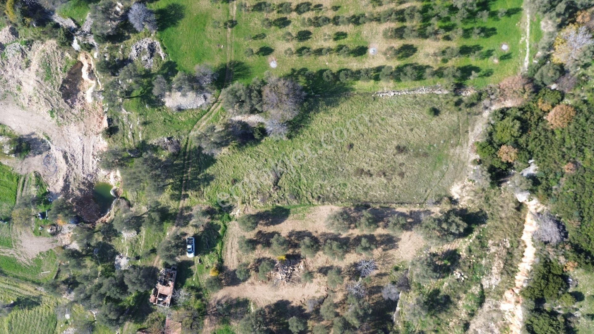 Karaburun Kösedere'de 2290 M² Doğa Manzaralı Düz Zemin Tarla - Görsel 23