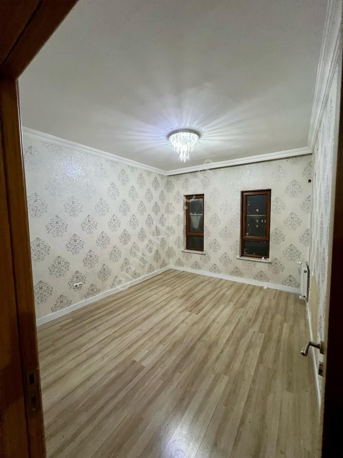 Ulusoy Gayrimenkul Den Seyrantepe Seç Konutlarında Satılık 3+1 Ful Duvar Kagıdı Yapılı Çift Balkonlu - Görsel 5
