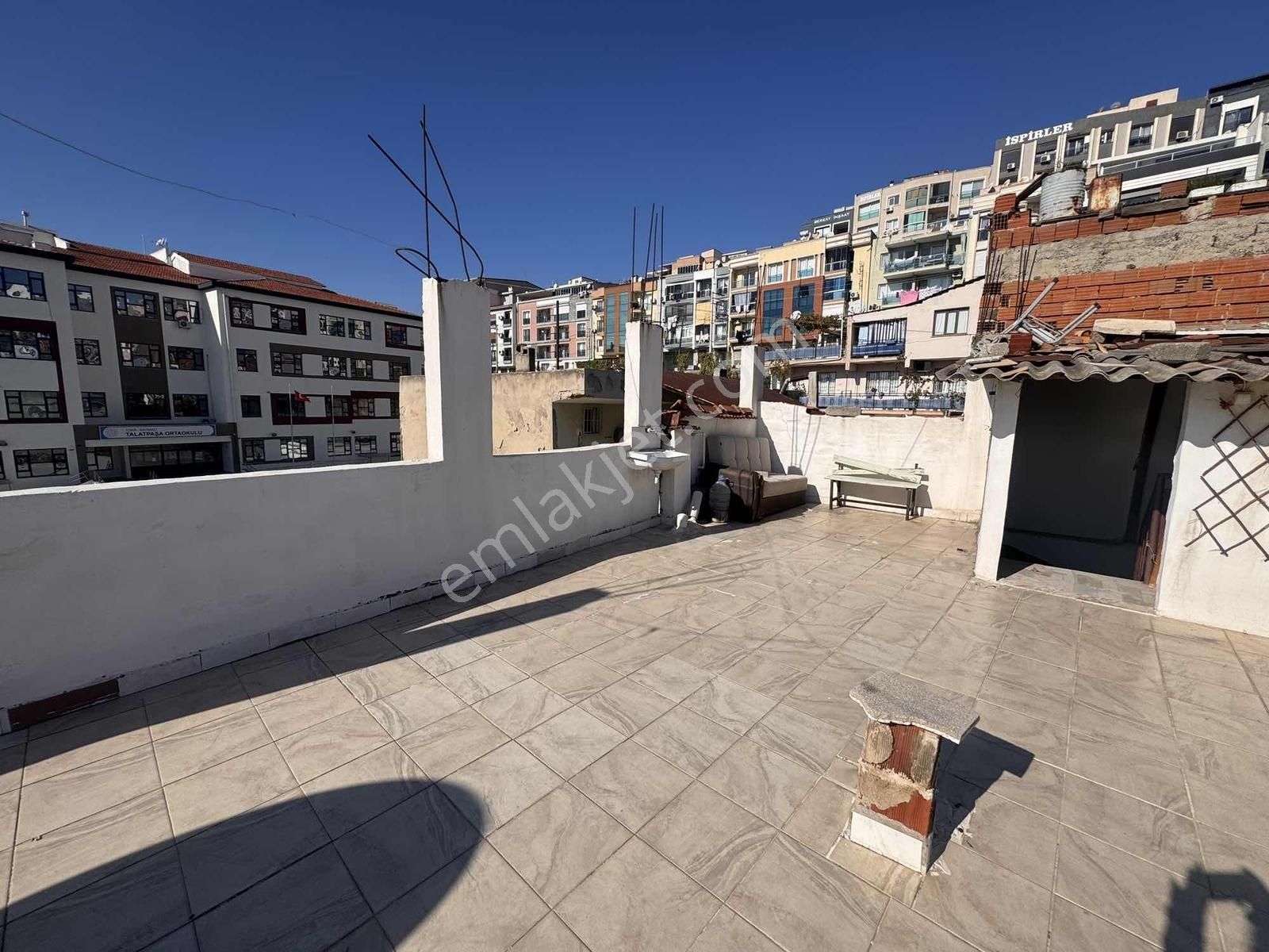 Bayraklıda Cadde Üzeri 2+1 Teraslı Kapalı Mutfaklı Kiralık Daire - Görsel 30