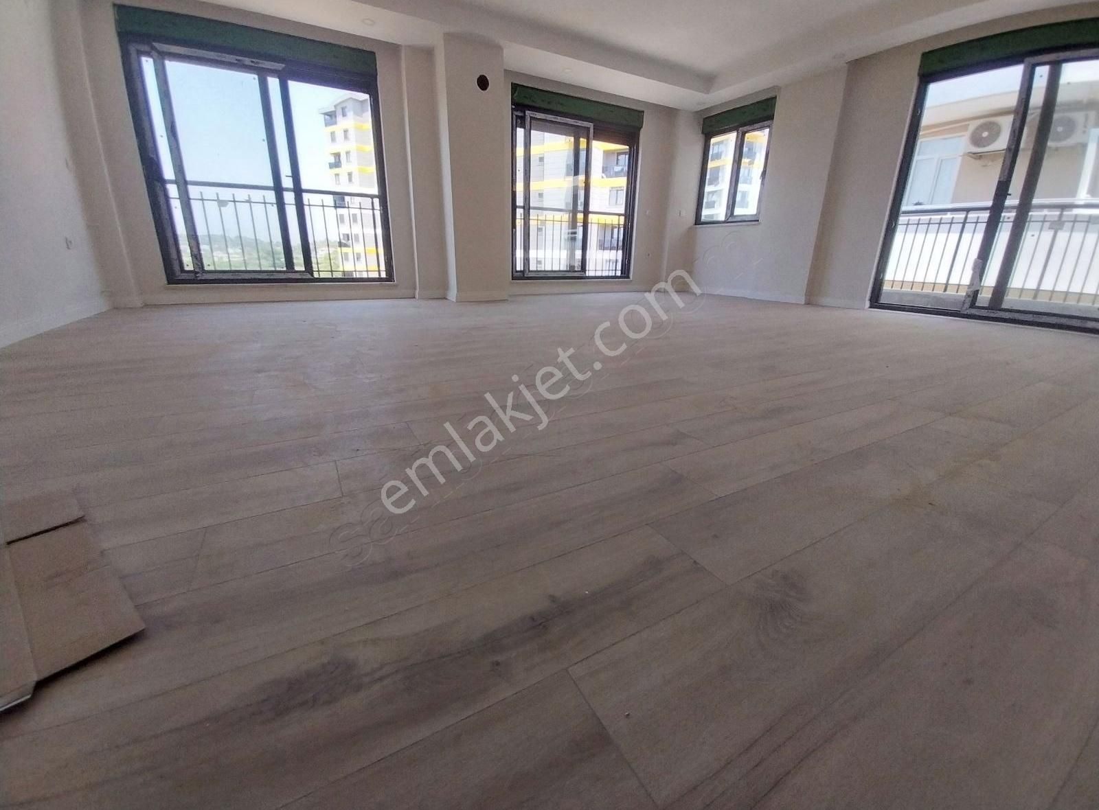 Manavgat Şelale Mahallesinde Satılık Garajlı Asansörlü Dublex