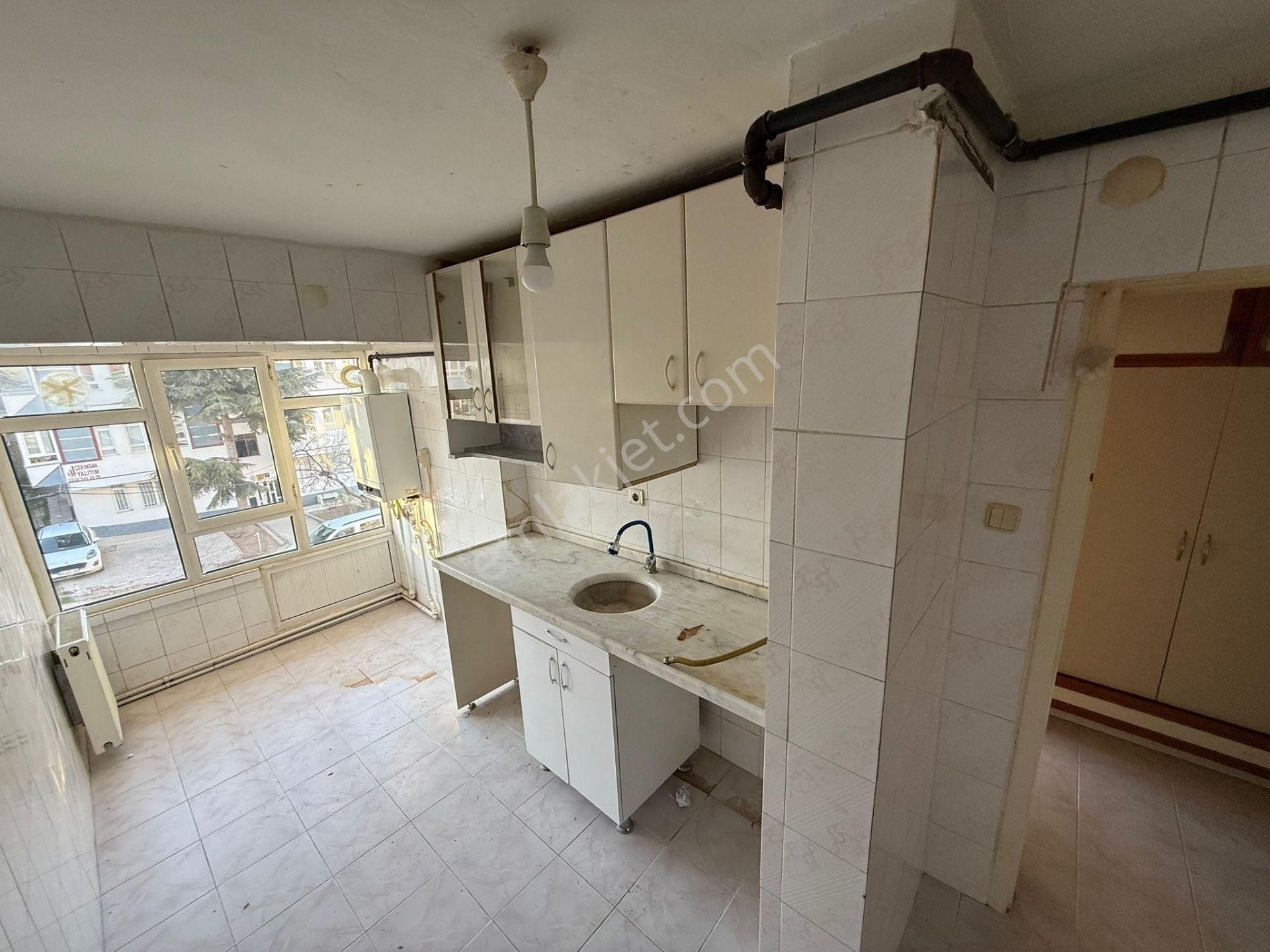 Yunus Emre Caddesi Ve Danışment Göbek Paraleli Katta Ön Cephe - Görsel 6