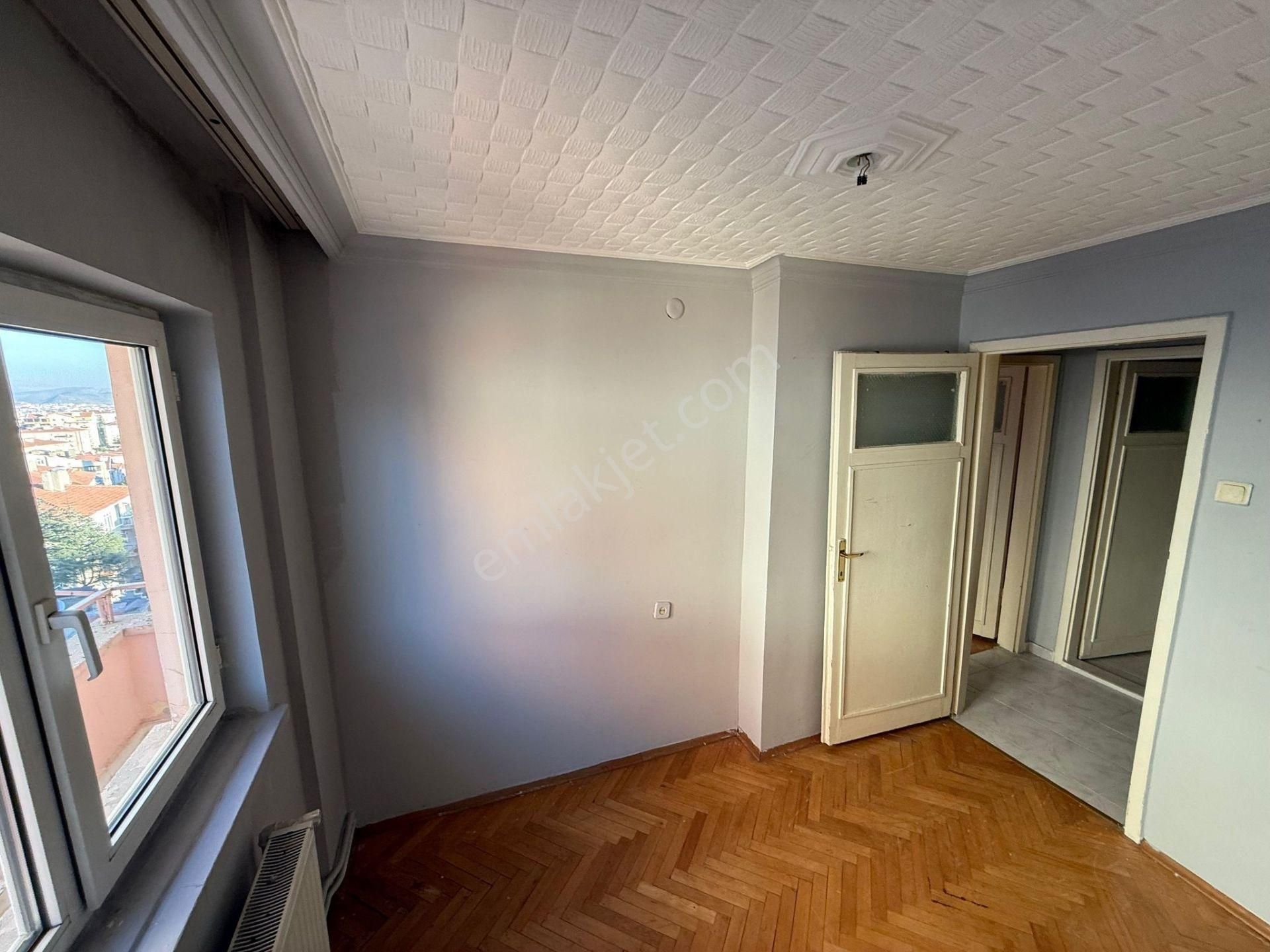 Yunus Emre Caddesi Ve Danışment Göbek Paraleli Katta Ön Cephe - Görsel 18