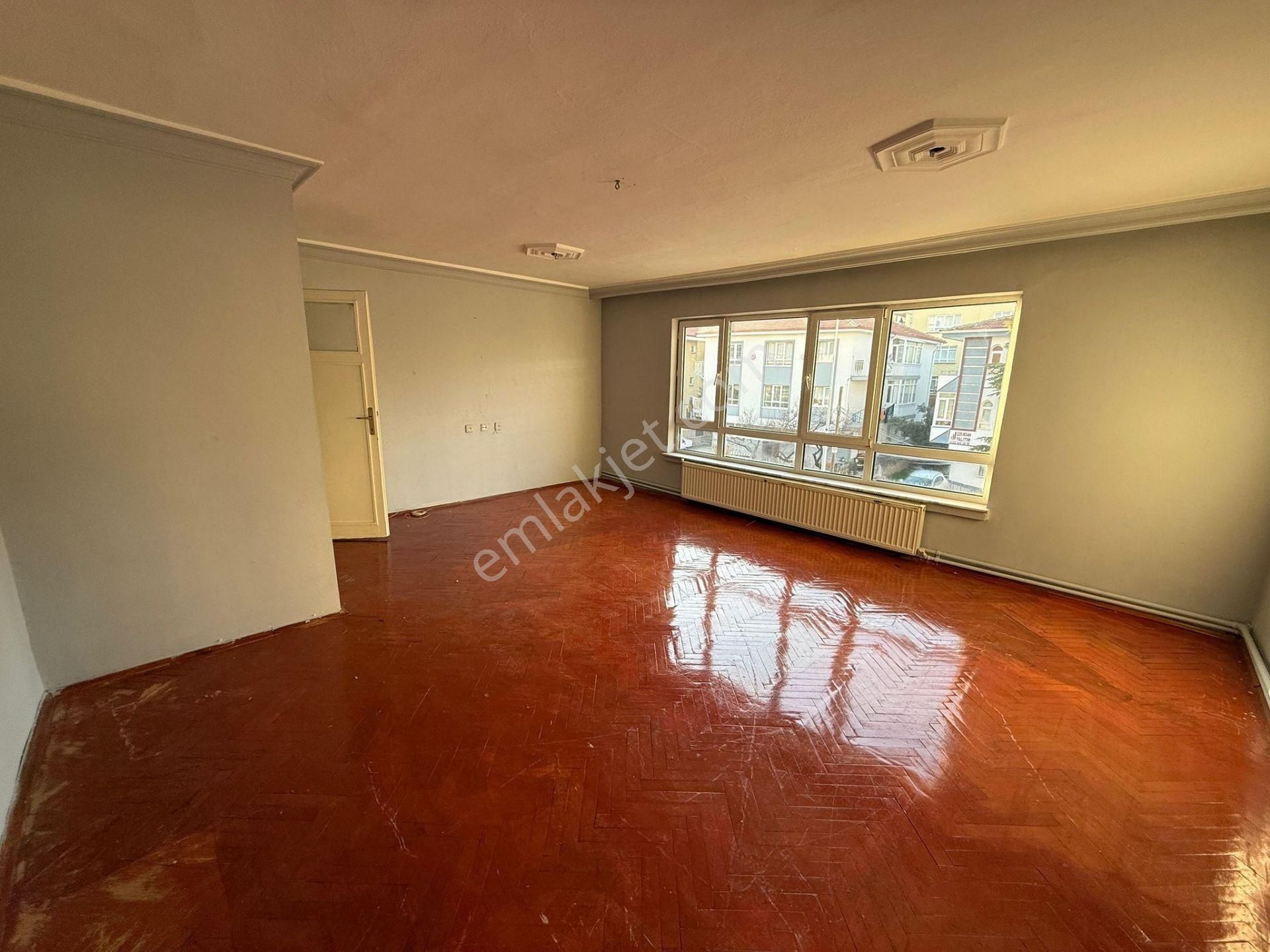 Yunus Emre Caddesi Ve Danışment Göbek Paraleli Katta Ön Cephe