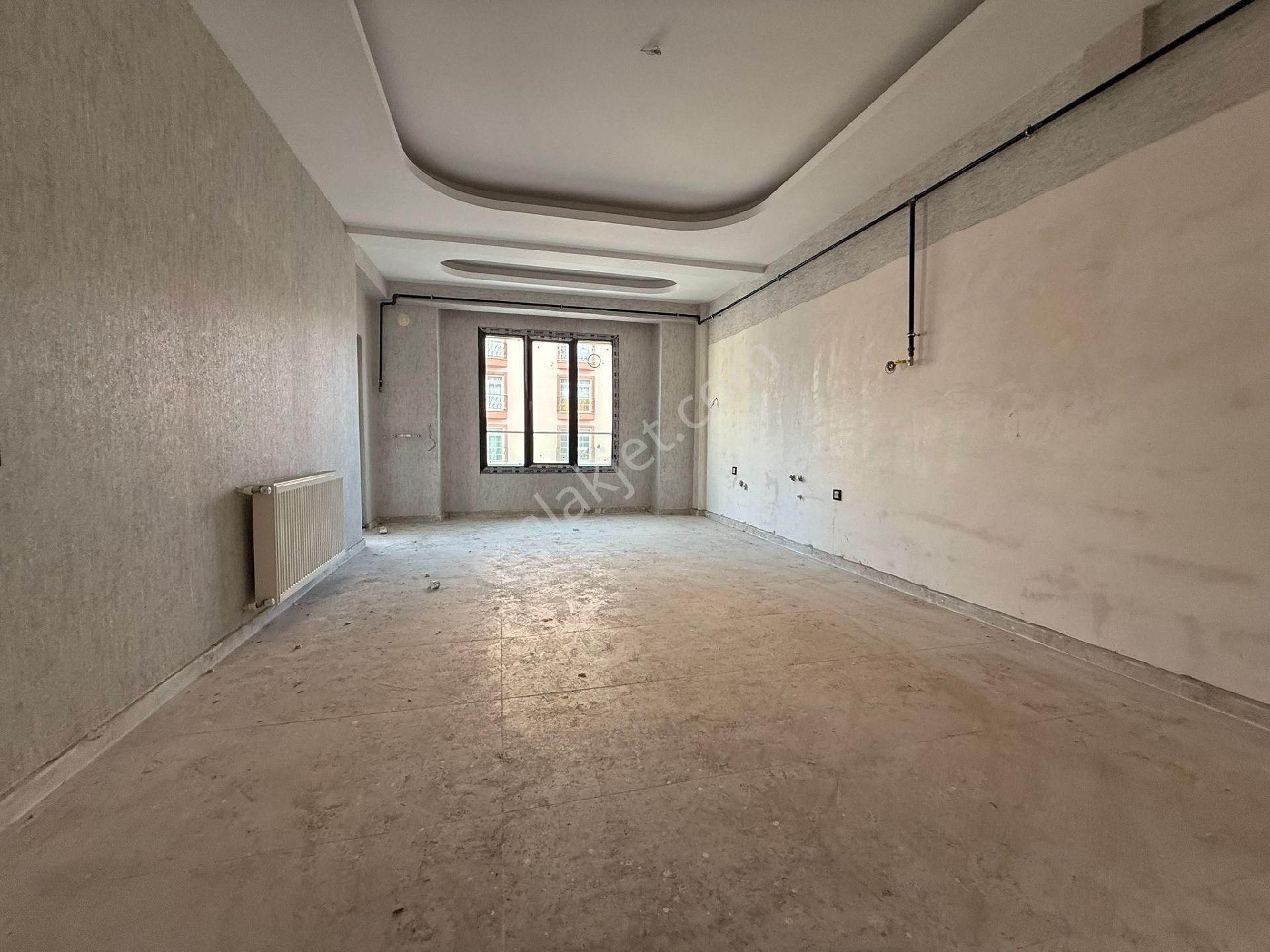 Yavuz Emlak Tan Satılık Daire Arakat Karaköprü Otogar Yanında 5+1 - Görsel 26