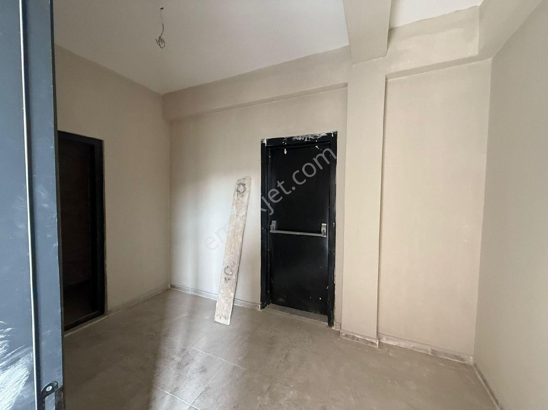 Yavuz Emlak Tan Satılık Daire Arakat Karaköprü Otogar Yanında 5+1 - Görsel 17