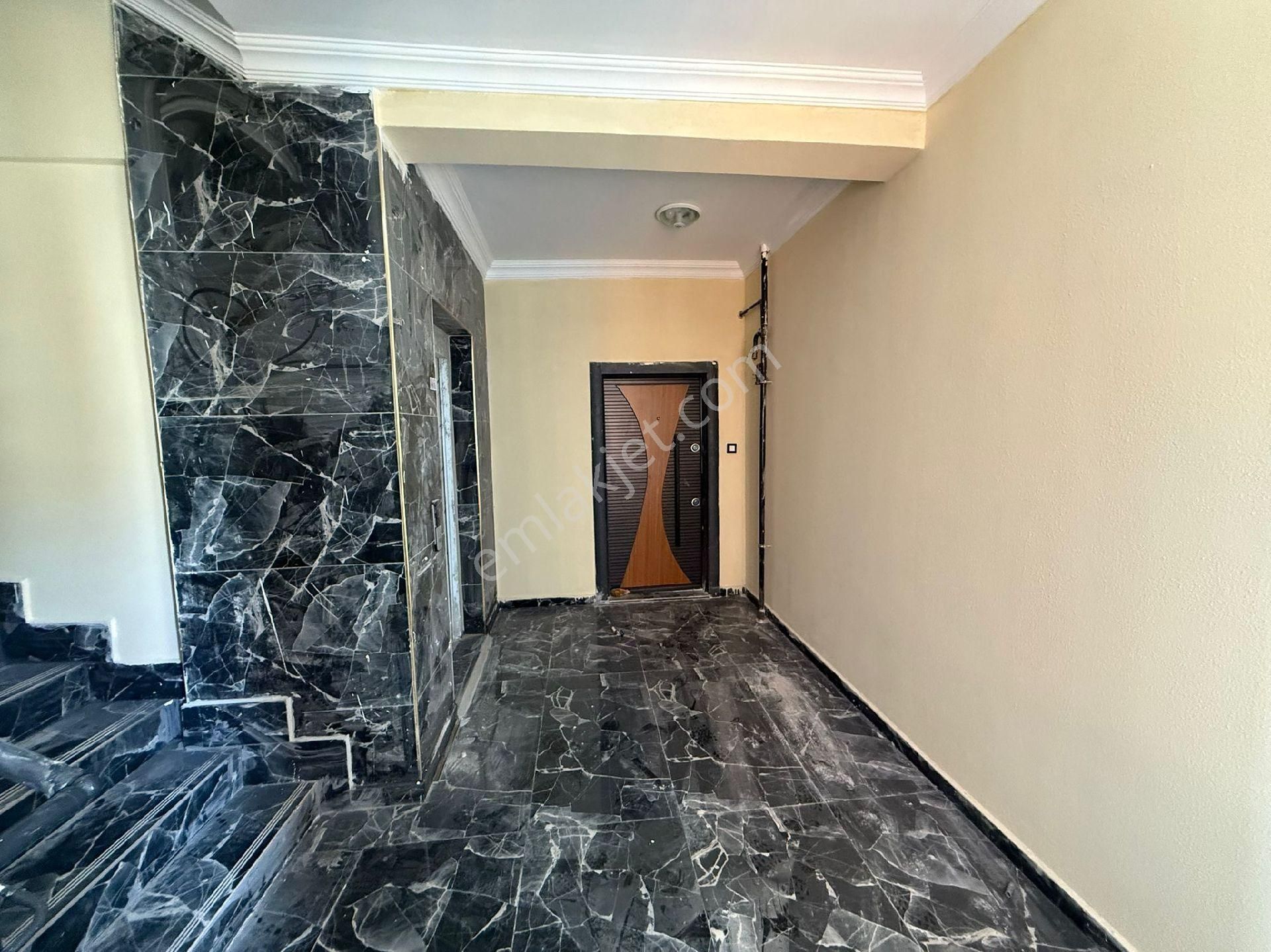 Yavuz Emlak Tan Satılık Daire Arakat Karaköprü Otogar Yanında 5+1 - Görsel 7