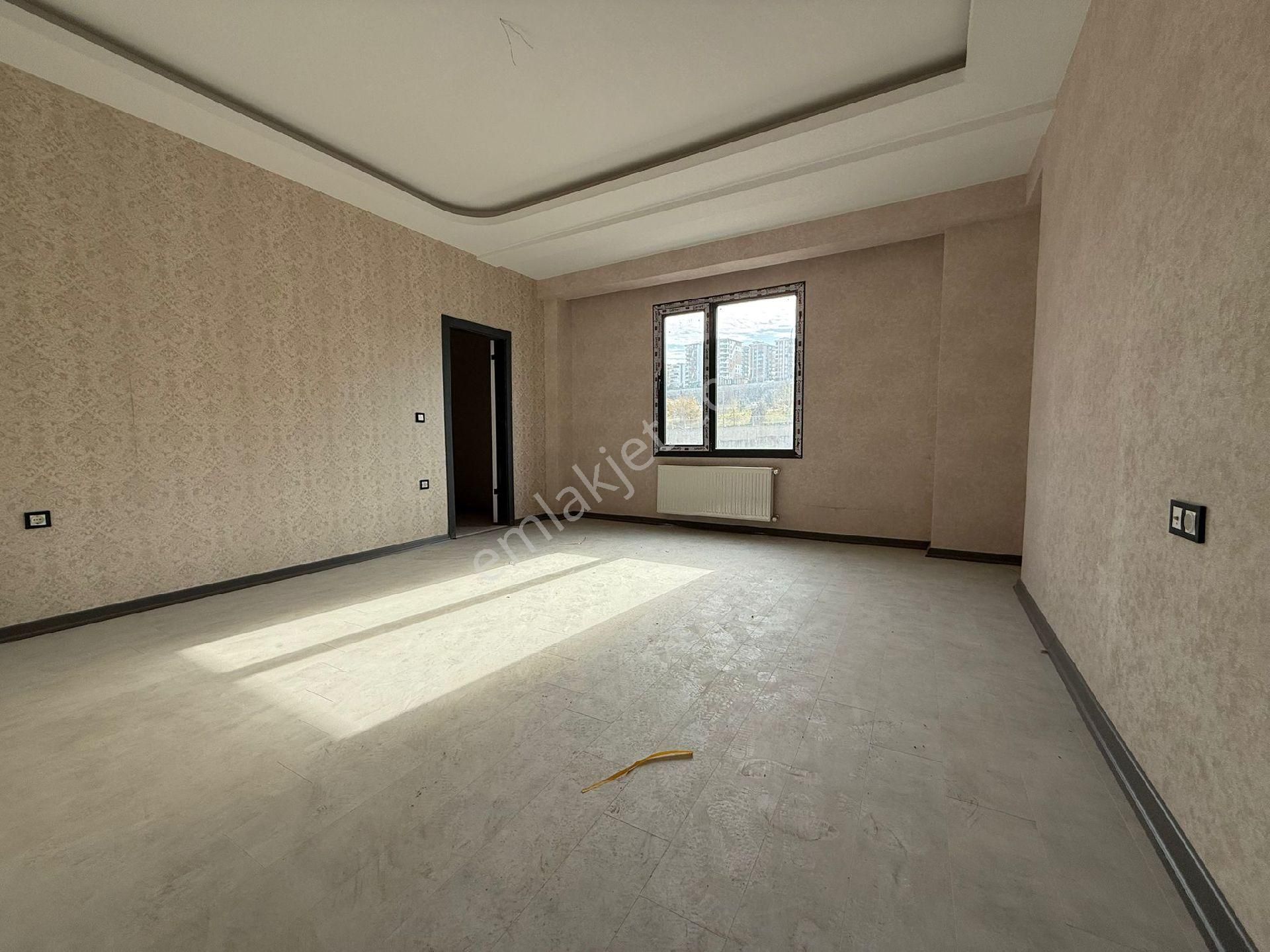 Yavuz Emlak Tan Satılık Daire Arakat Karaköprü Otogar Yanında 5+1 - Görsel 19