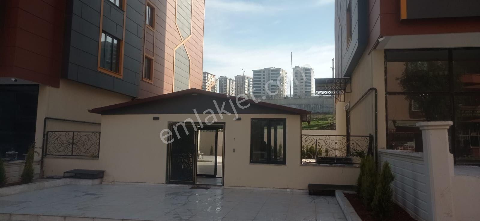 Yavuz Emlak Tan Satılık Daire Arakat Karaköprü Otogar Yanında 5+1 - Görsel 4