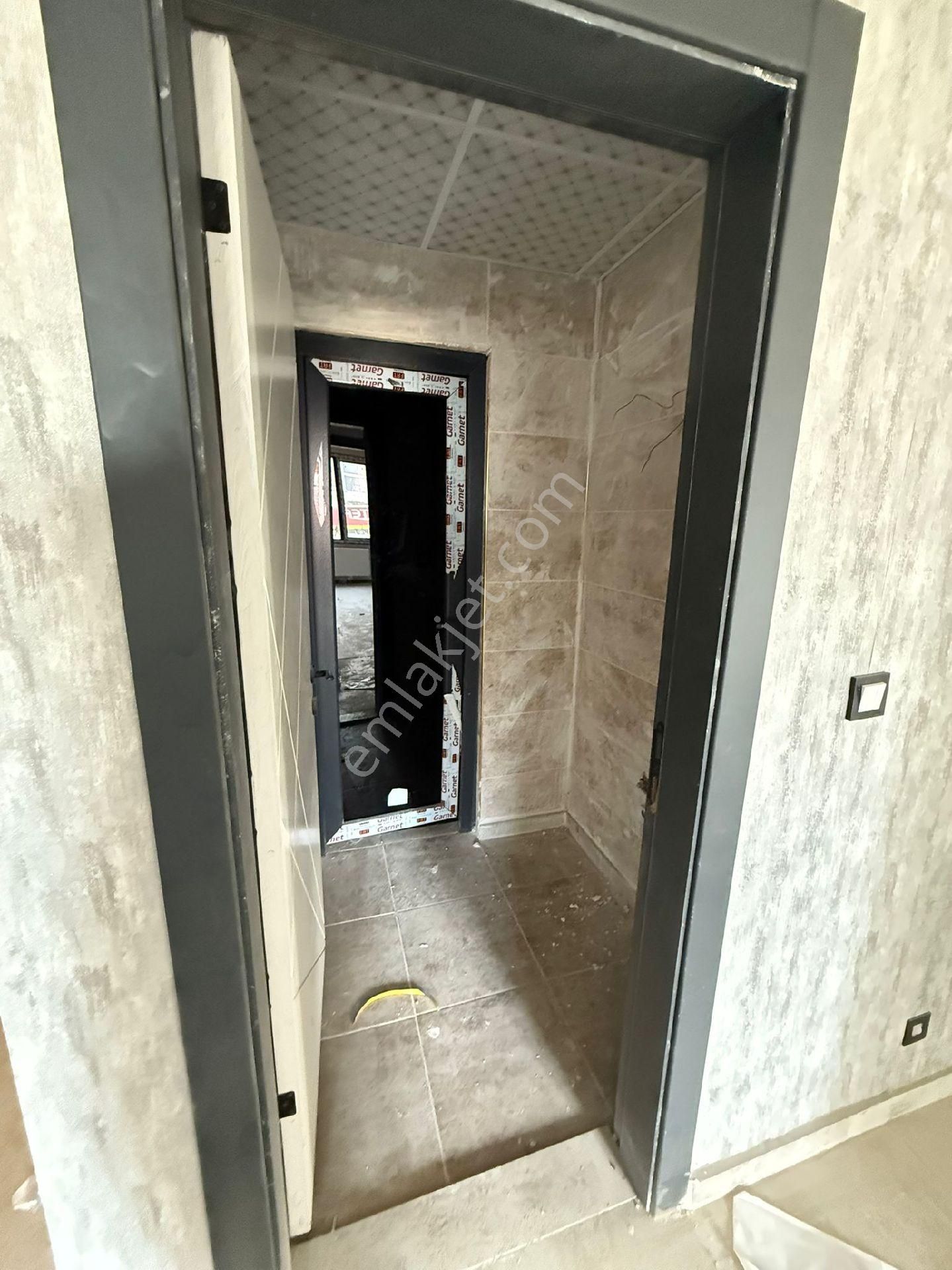 Yavuz Emlak Tan Satılık Daire Arakat Karaköprü Otogar Yanında 5+1 - Görsel 9