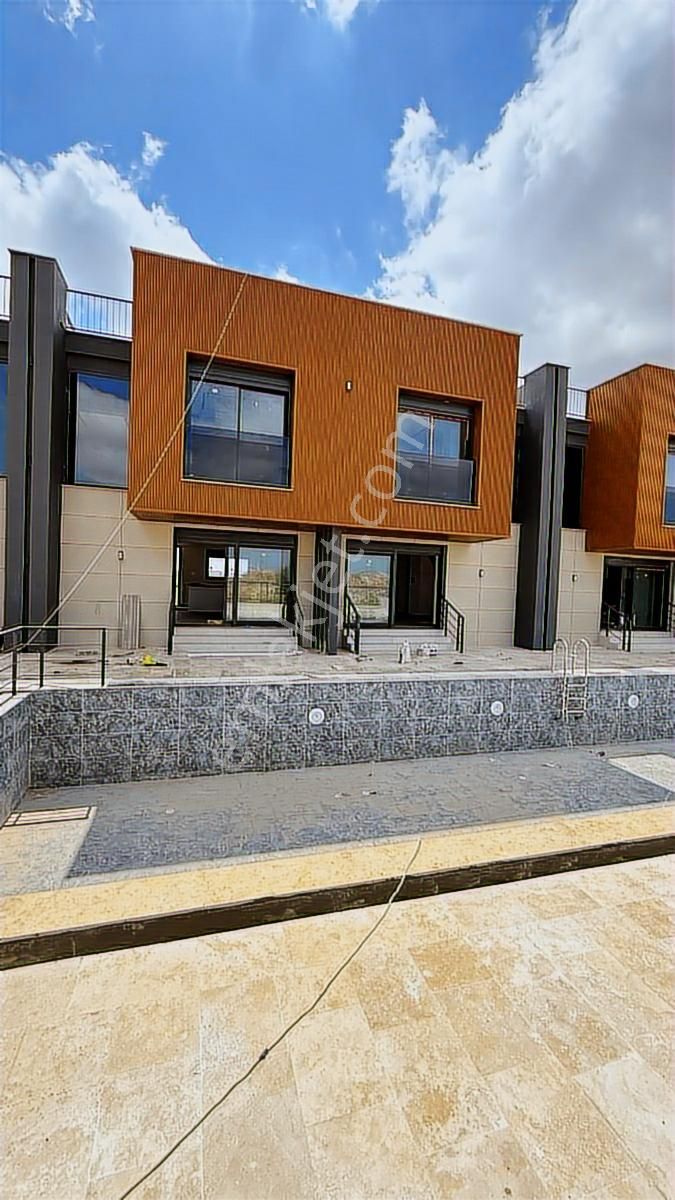 Kemeragzi'nda Satılık 2+1 Ultra Lüks Villa - Görsel 2