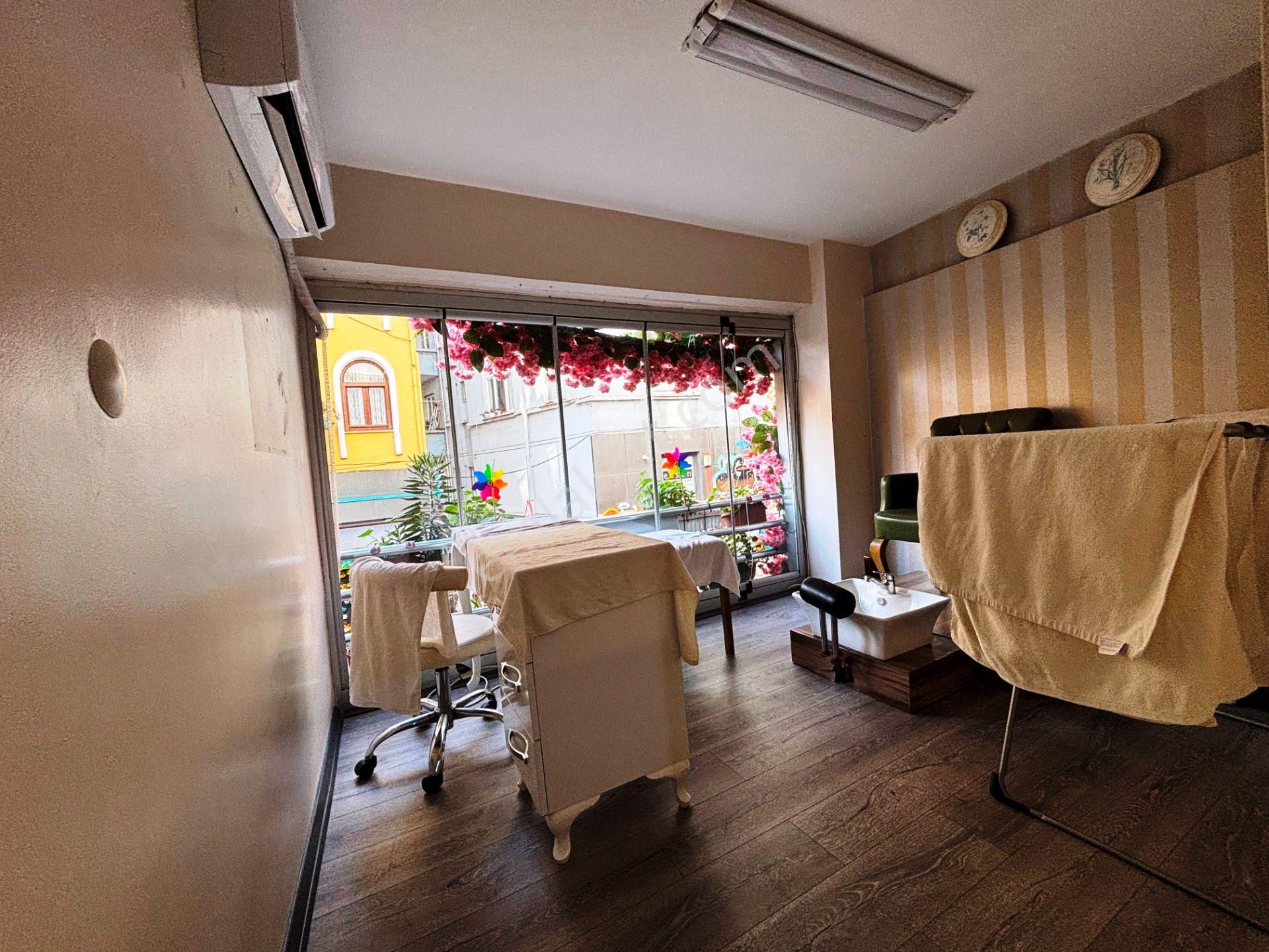 Bahariye Caddeye İlk Bina 70m2 İskanlı Asma Katlı Satılık Dükkan - Görsel 11