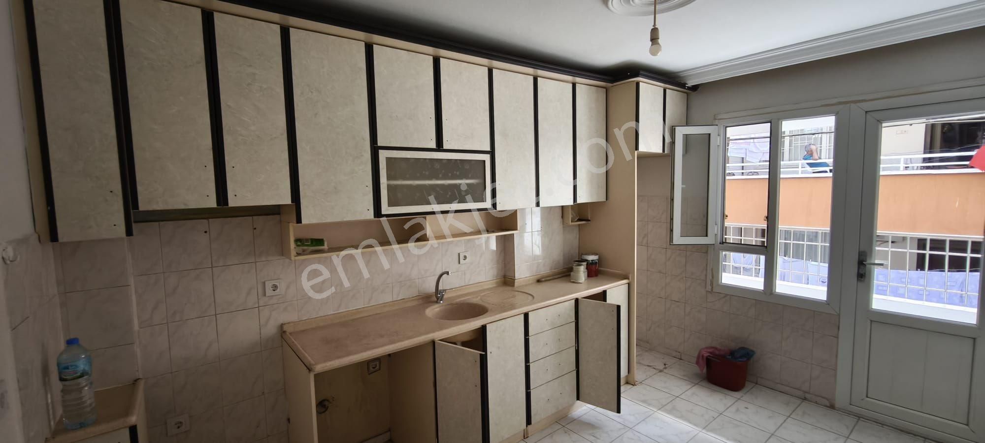 Merkezde 2+1 Kapalı Mutfaklı Satılık Daire