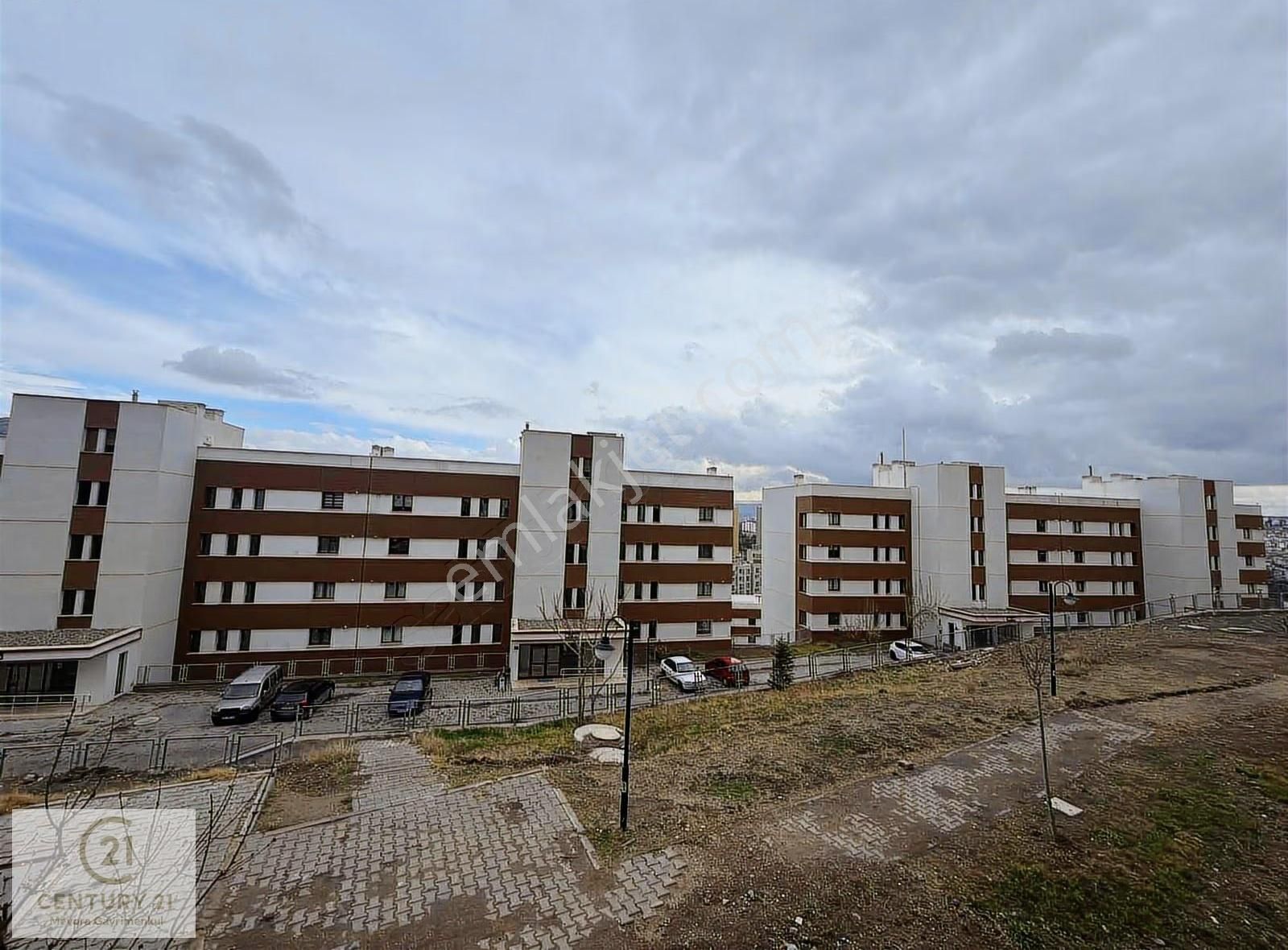 Century21 Mevora'dan Altıağaç Toki'de 2+1 Kiralık Daire