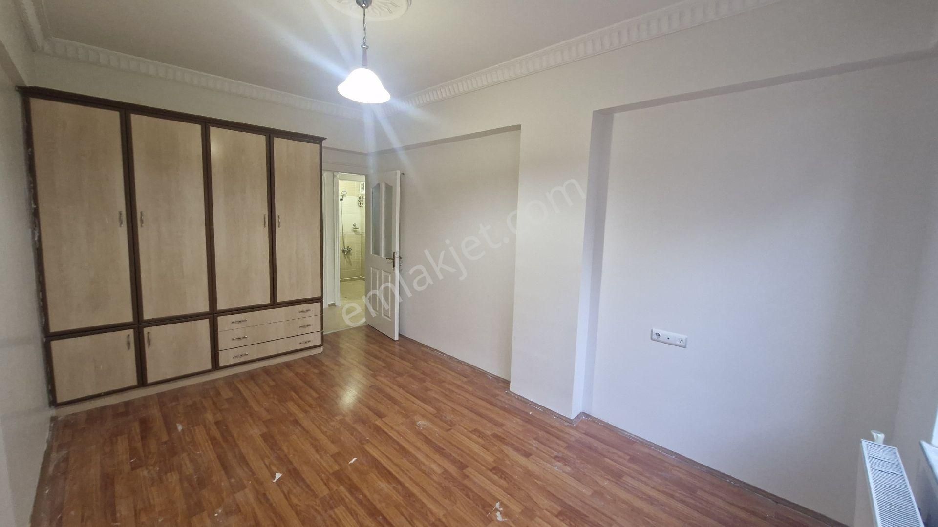 Binevler'de 3+1 Balkonlu Hasarisiz K.uygun Yüksek Giriş Daire - Görsel 3