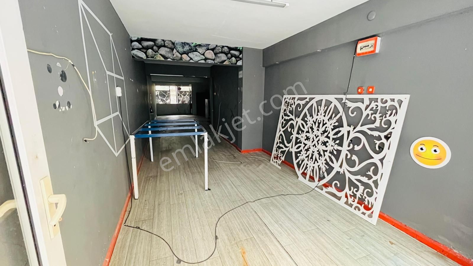 Fomara'da Kiralık Geniş Çift Katlı Dükkan - Görsel 7