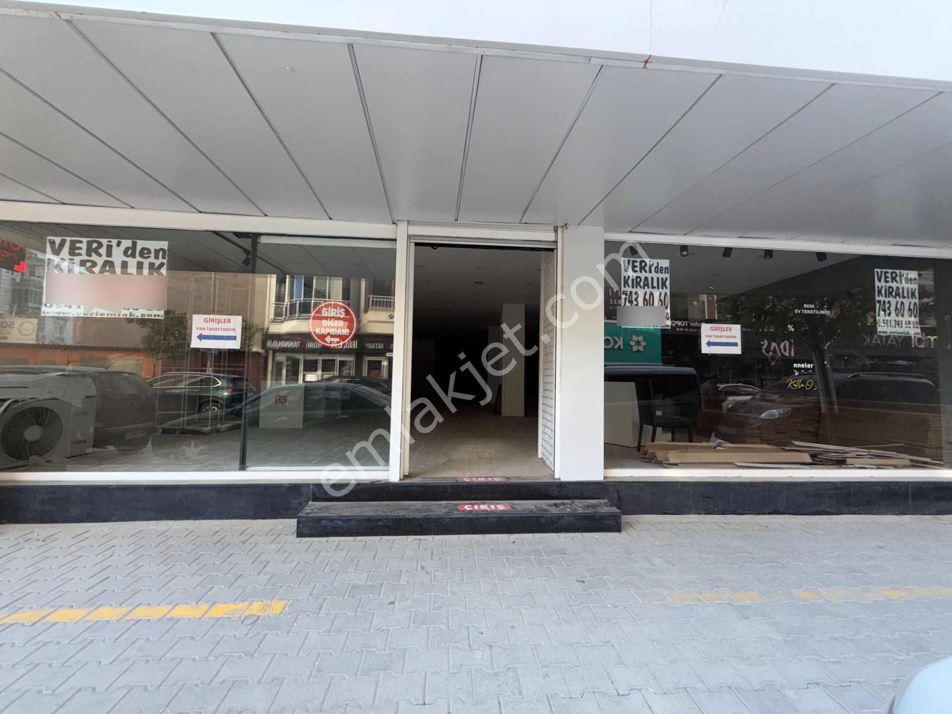 Seferihisar Ana Cadde Üzerinde Cam Vitrinli 350 M² Kiralık Dükkân