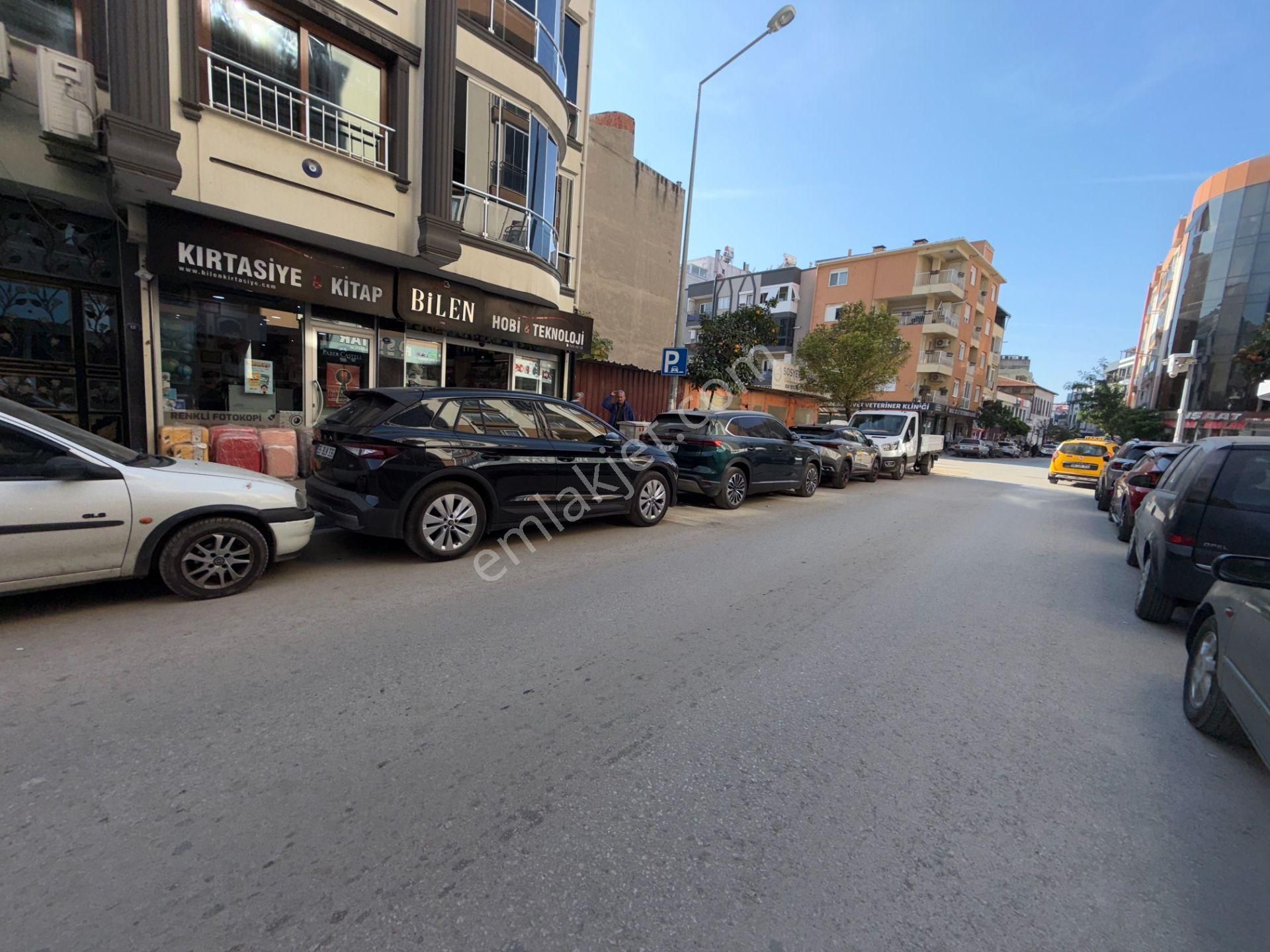 Seferihisar Ana Cadde Üzerinde Cam Vitrinli 350 M² Kiralık Dükkân - Görsel 15