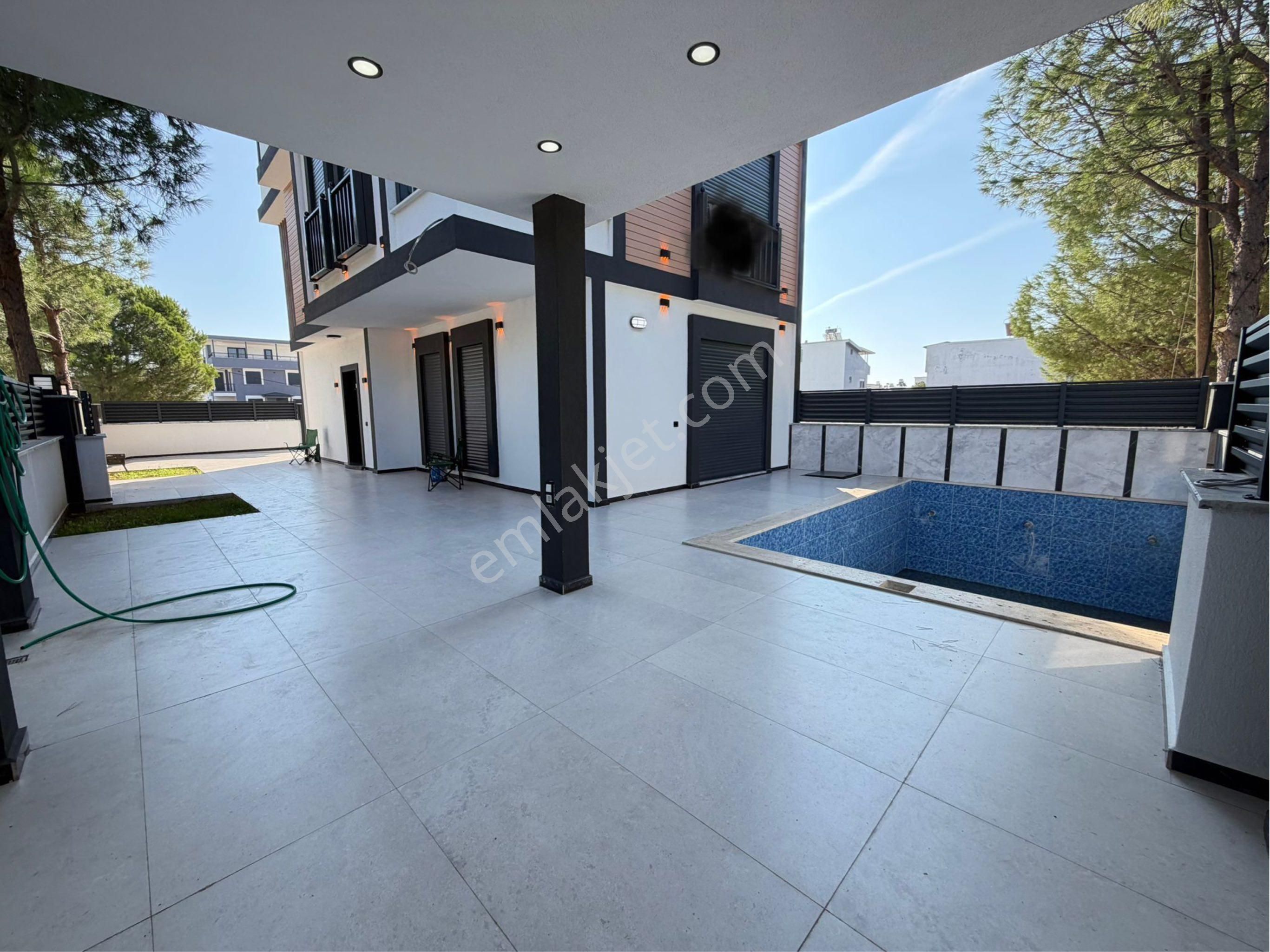 Efeler’de Ayrı Mutfak,tam Müstakil 4+1 Köşe Konum Villa - Görsel 30