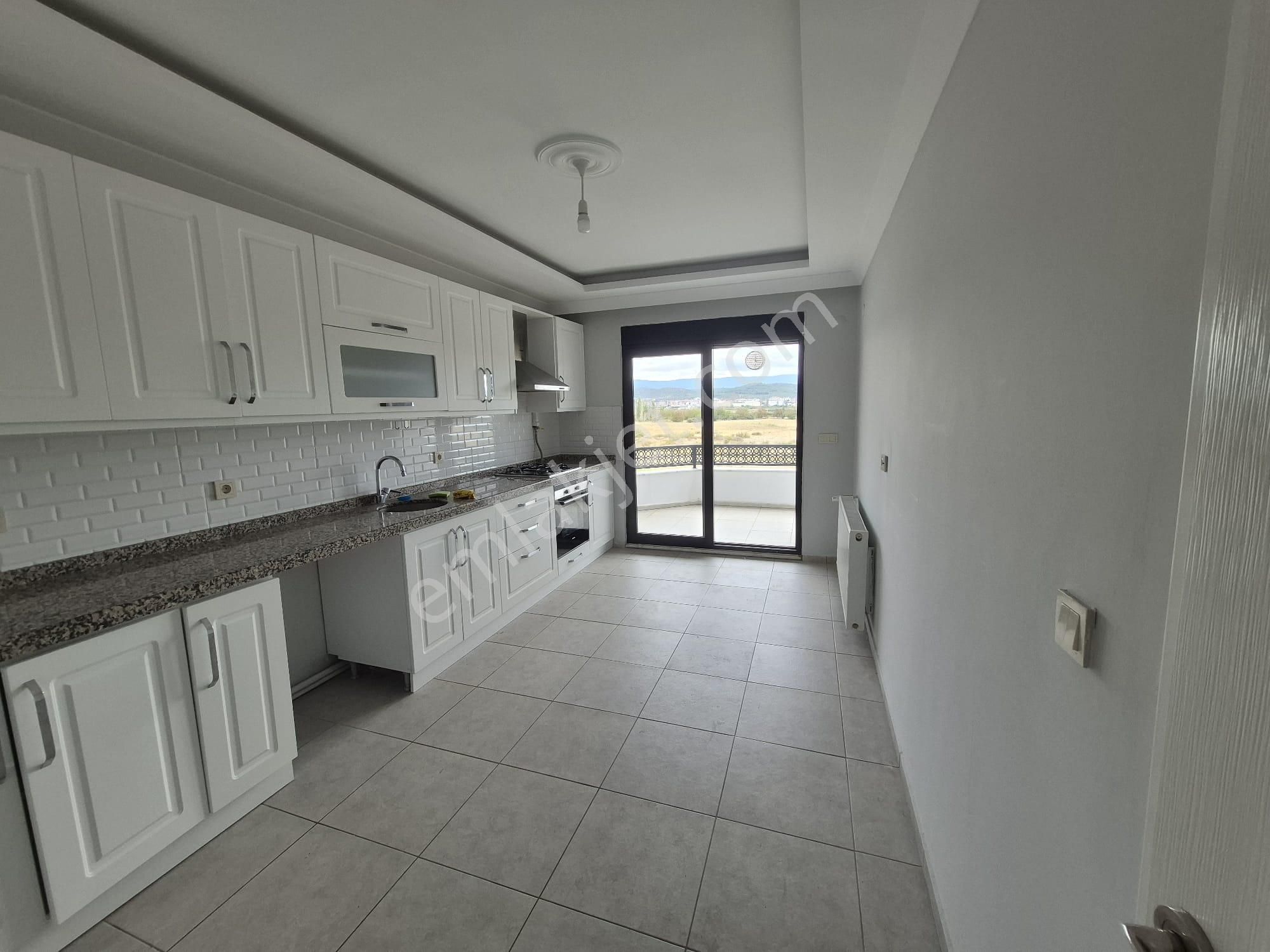 Rumeli World'den Ören Yolunda Kiralık 3+1 Daire - Görsel 15