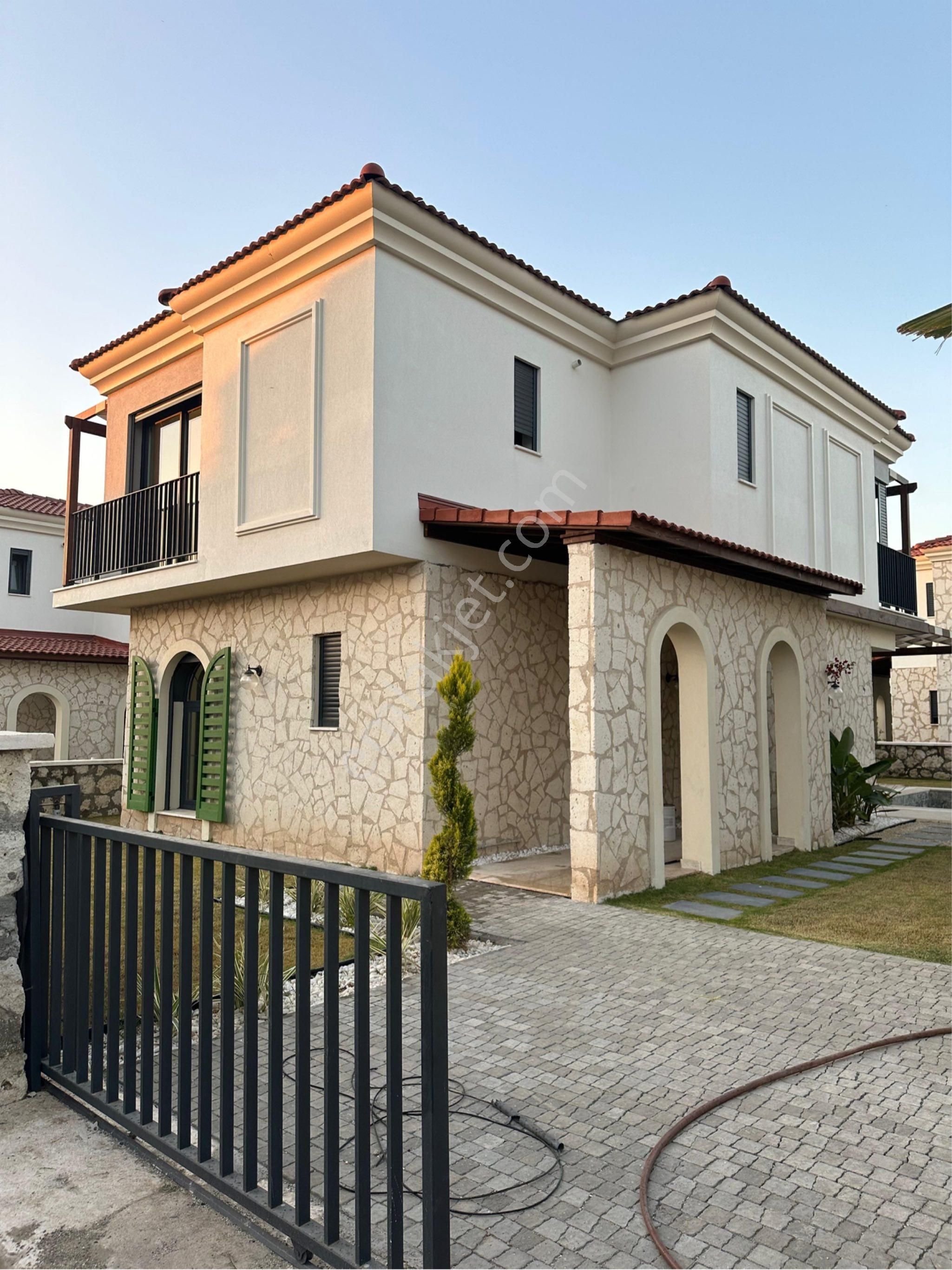 Müstakil Özel Havuzlu 4+1 Lüks Satılık Villa! - Görsel 34