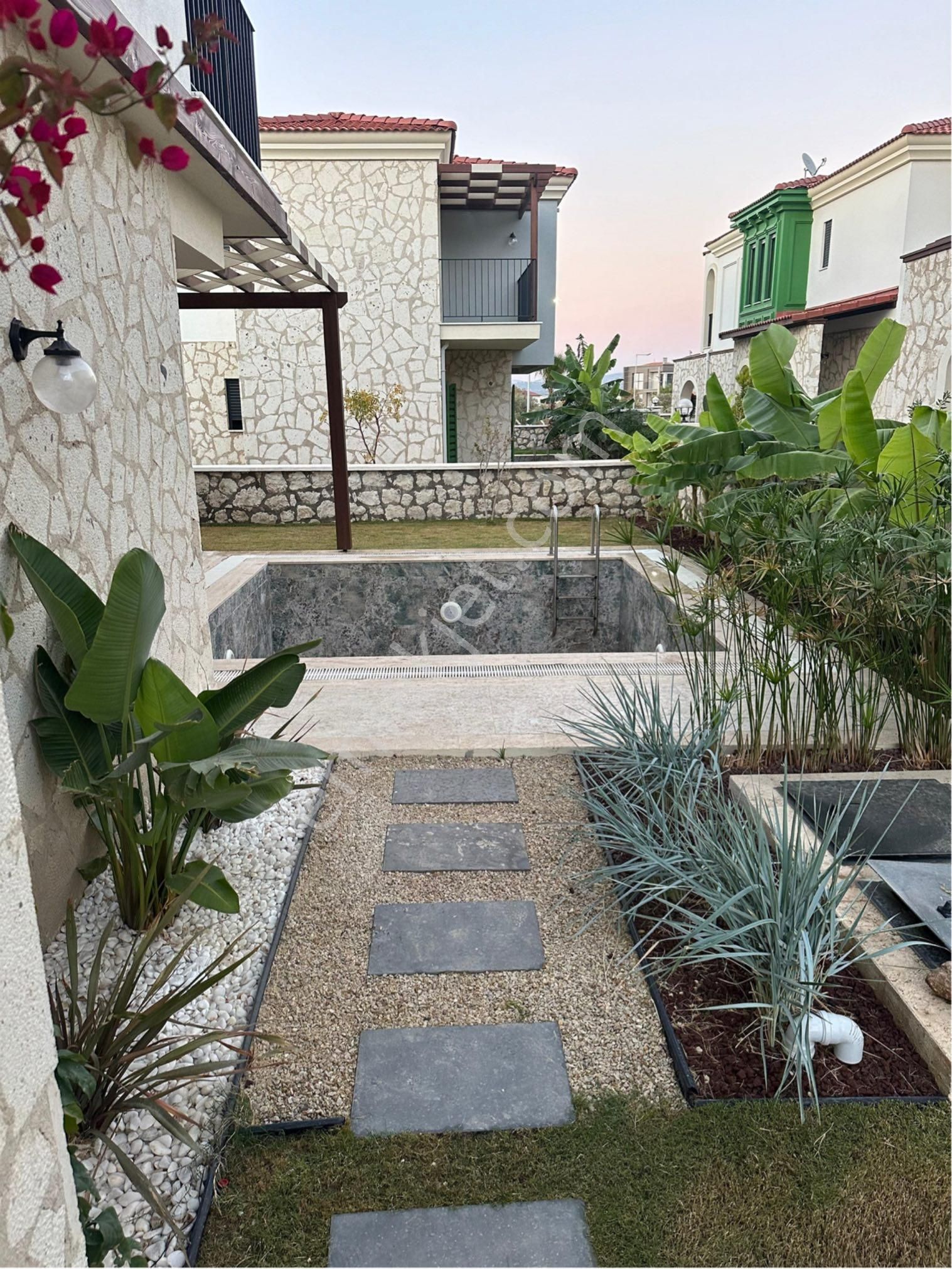 Müstakil Özel Havuzlu 4+1 Lüks Satılık Villa! - Görsel 32