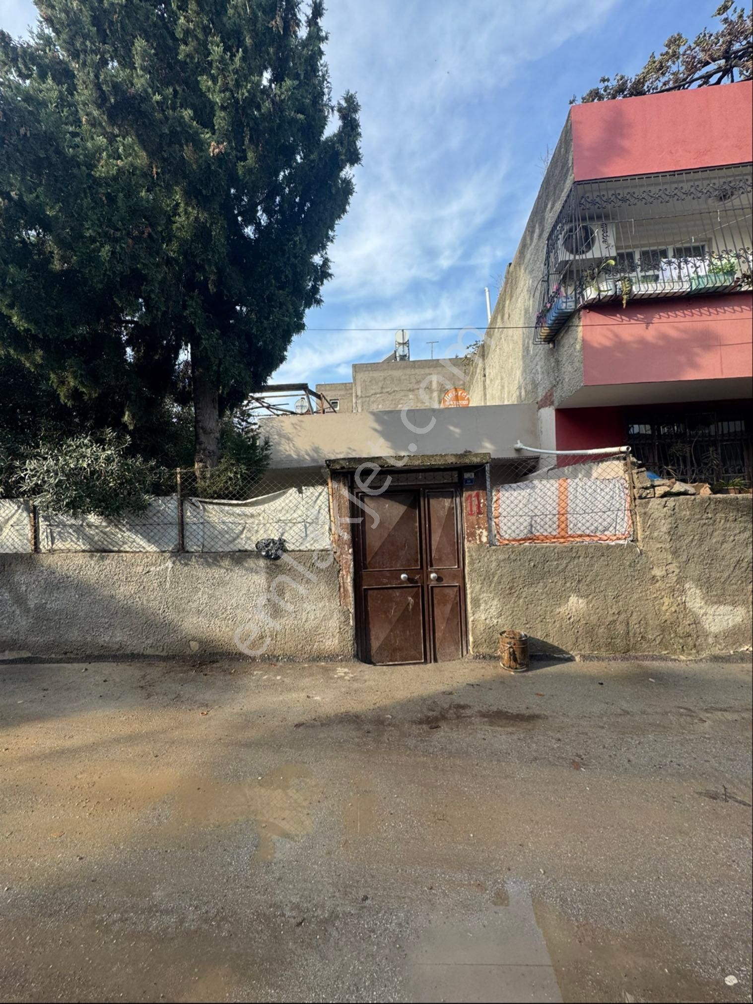 Şakirpaşa Uçak Mahallesinde Tek Katlı Bahçeli Müstakil Ev - Görsel 3