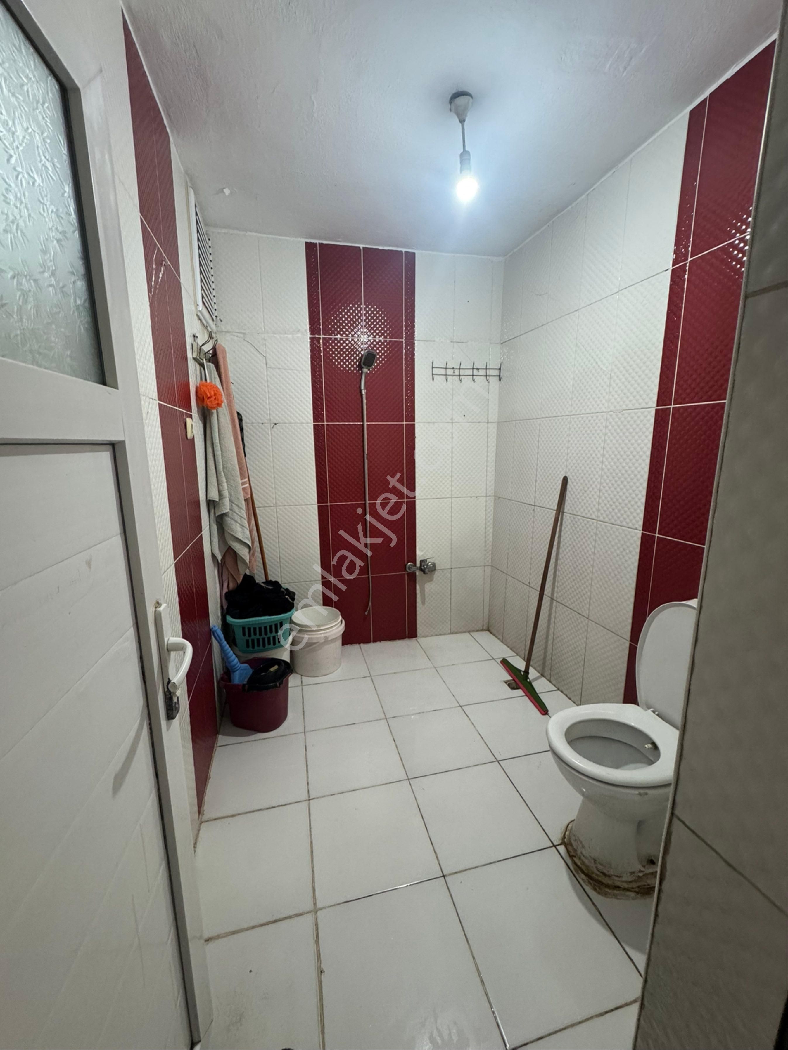 Şakirpaşa Uçak Mahallesinde Tek Katlı Bahçeli Müstakil Ev - Görsel 9