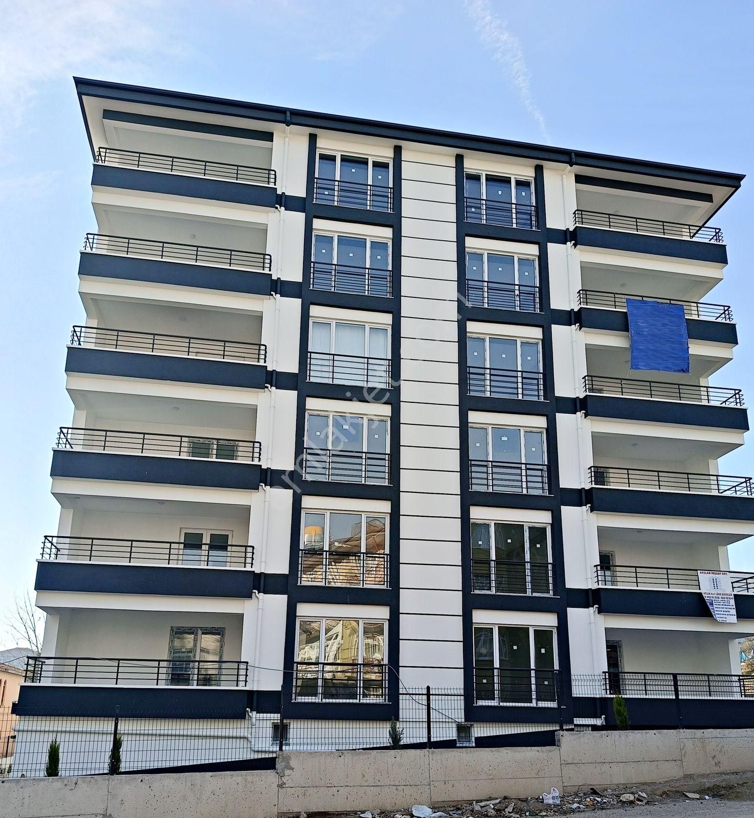 Yakacıkta 4+1 Yeni Kiralık Daire