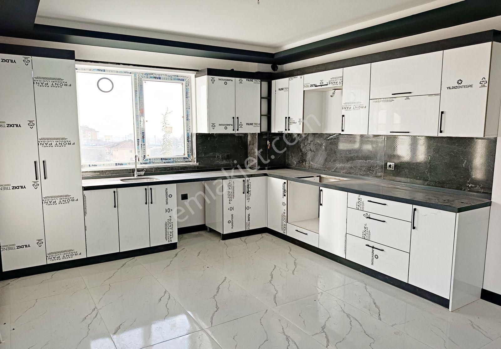 Yakacıkta 4+1 Yeni Kiralık Daire - Görsel 3