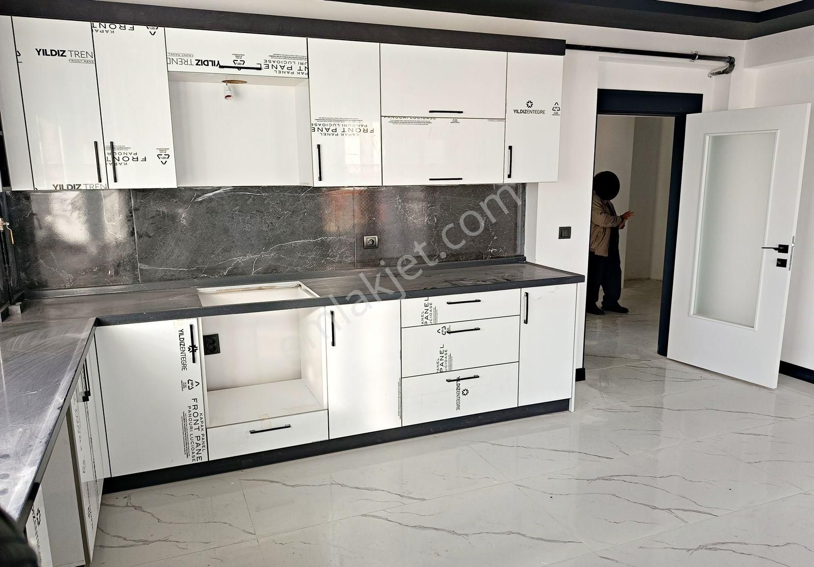 Yakacıkta 4+1 Yeni Kiralık Daire - Görsel 6