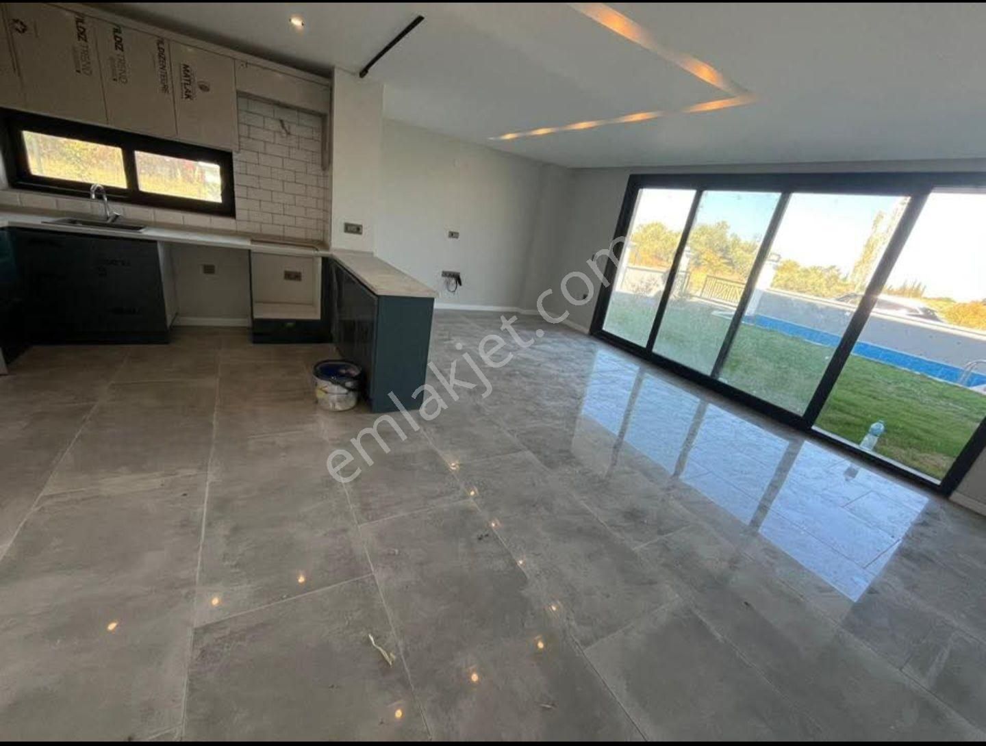 Kuşadası Satılık 3+1 Villa - Görsel 3