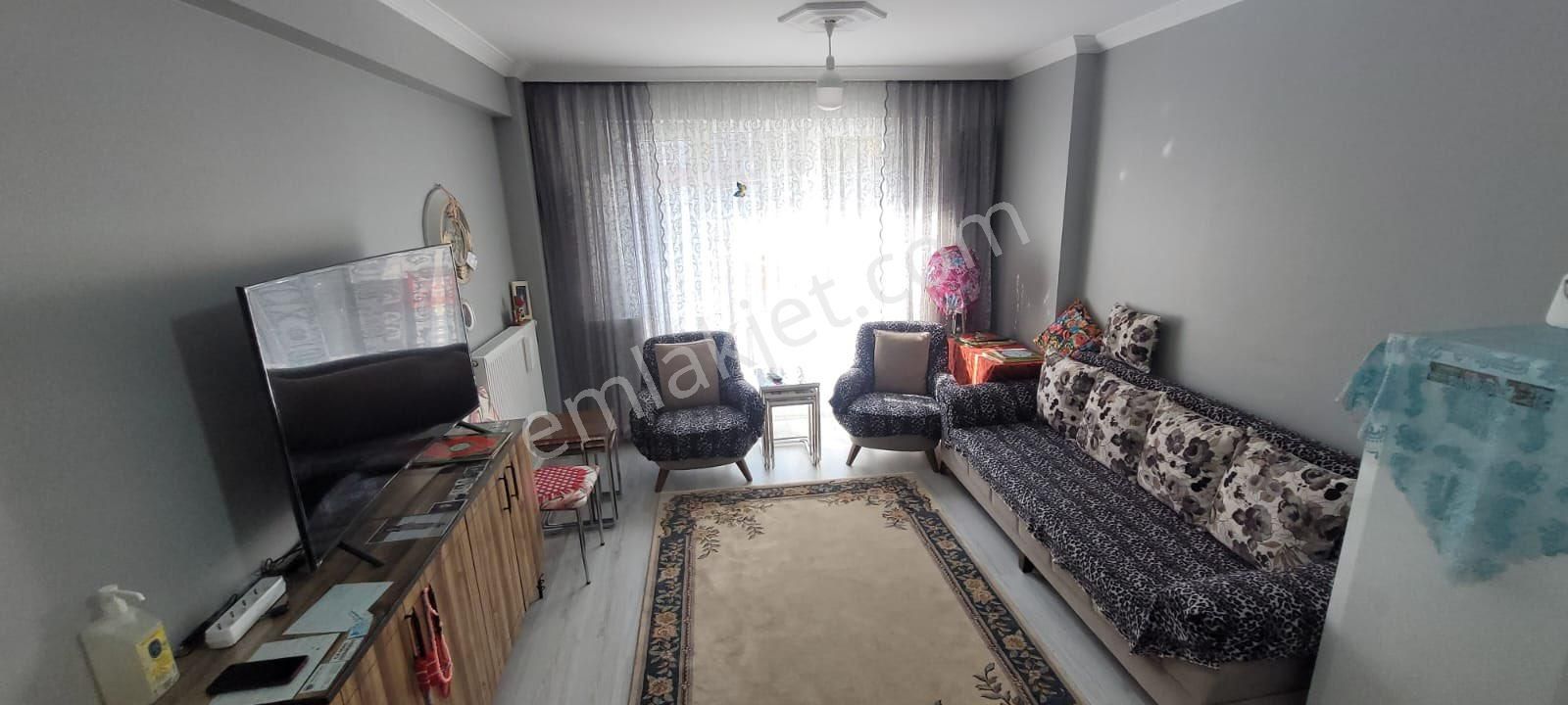 Ömerağa Mahallesinde 2+1 Satılık Daire