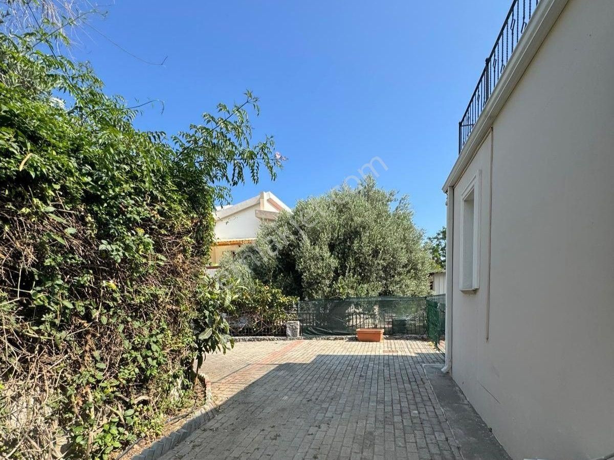 Girne Çatalköy'de Satılık 2+1 Villa !! - Görsel 19