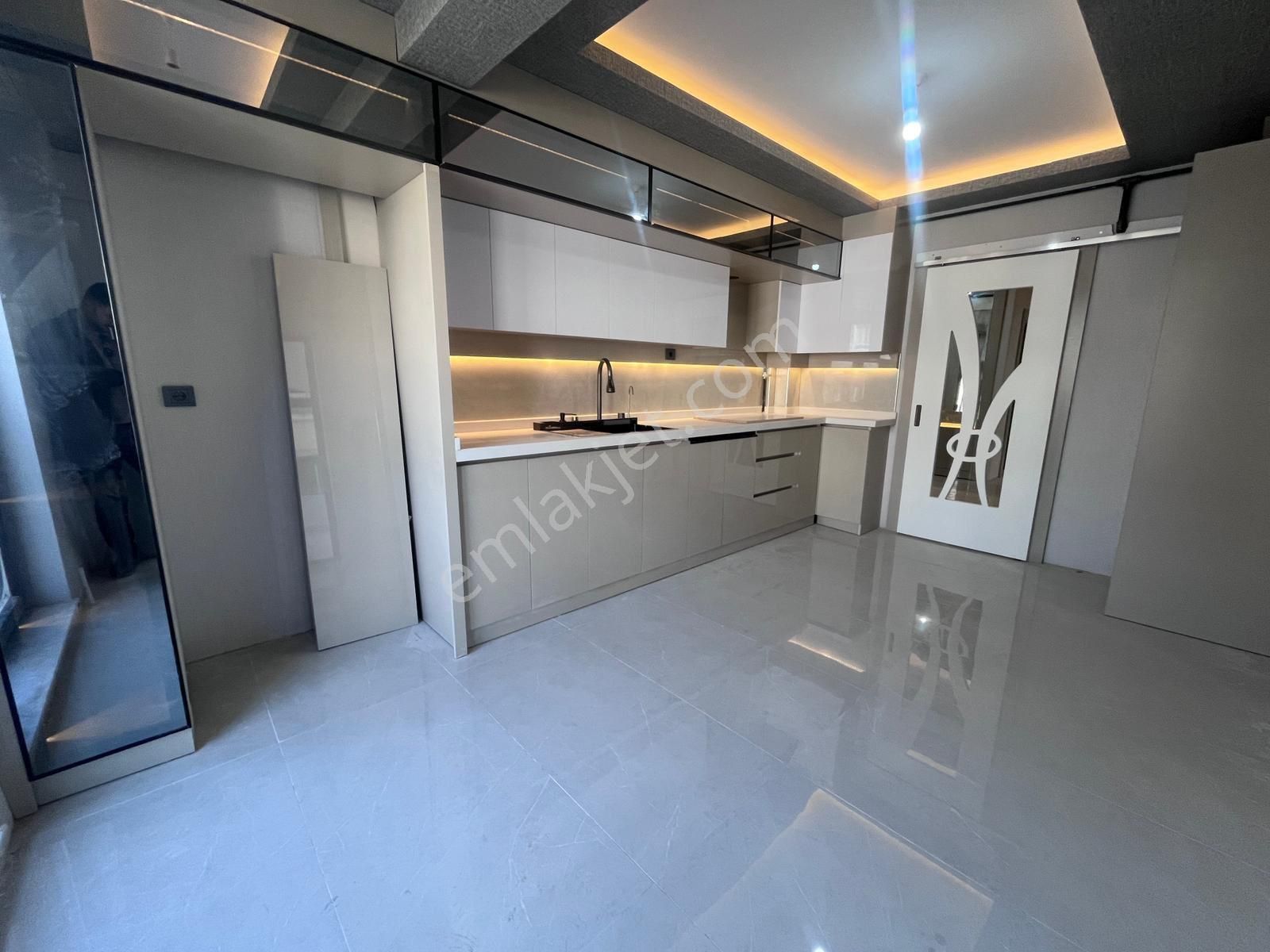 Bayram Gayrimenkulden Pınarbaşı Mah 3+1 Ara Katta 0 Asansörlü Satılık Masrafsız Daire