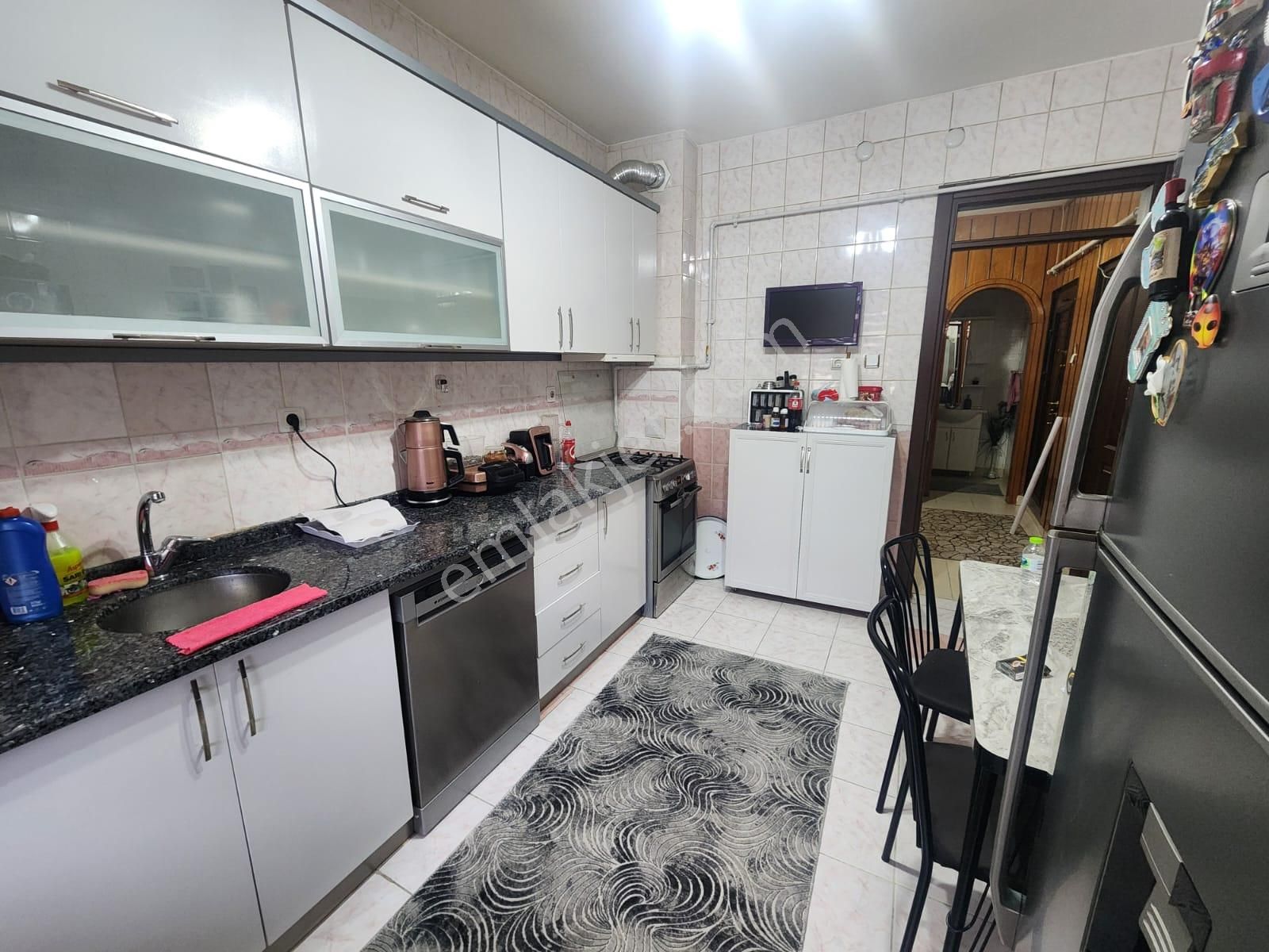 Selçuklu Nişantaşı Mahallesinde Cadde Üzeri 3+1 Arakat Satılık Daire - Görsel 2