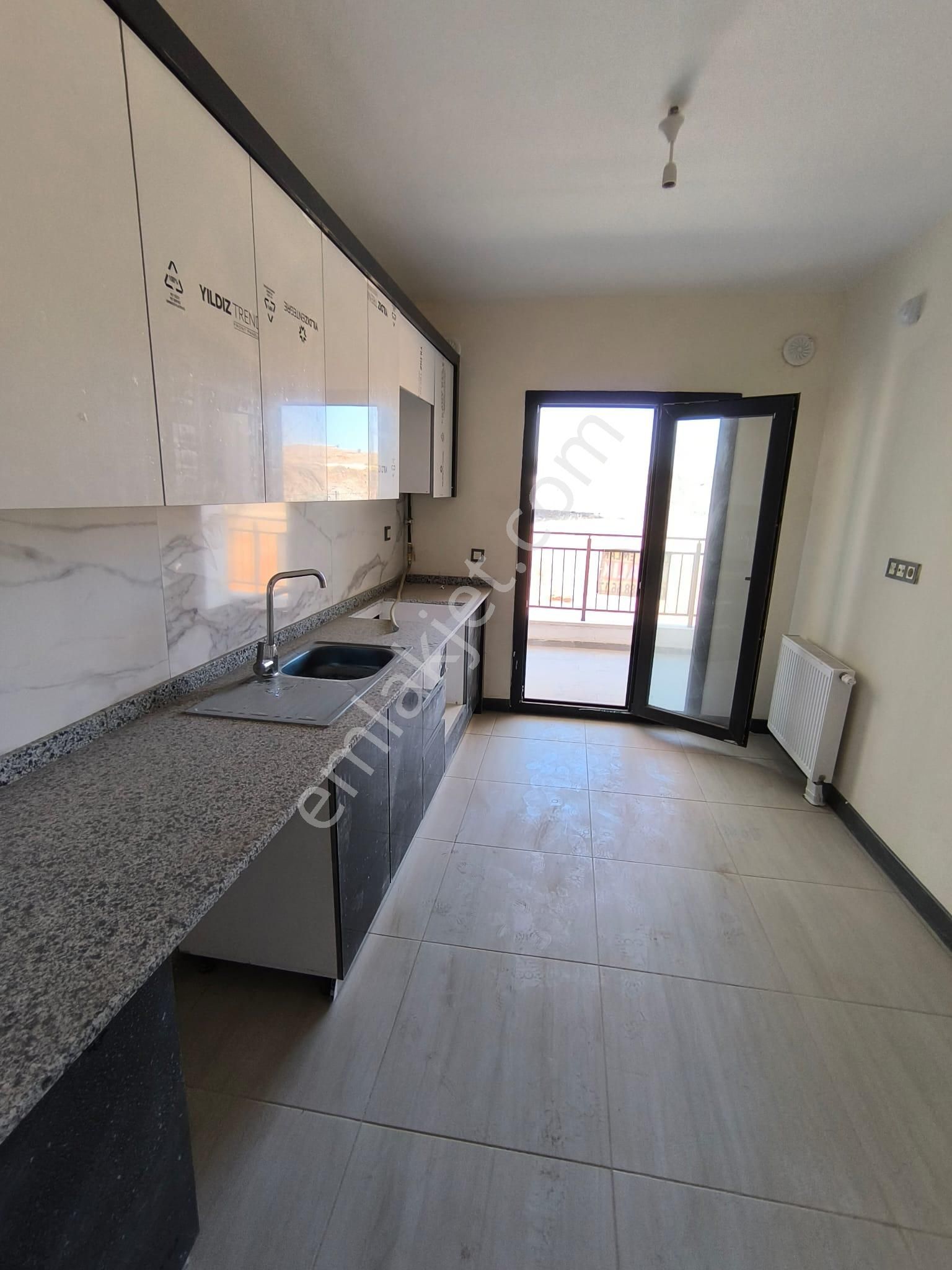 Fuar Alanına 10 Km Uzaklıkta Aşık Toki'de Kiralık Sıfır 3+1 Daire