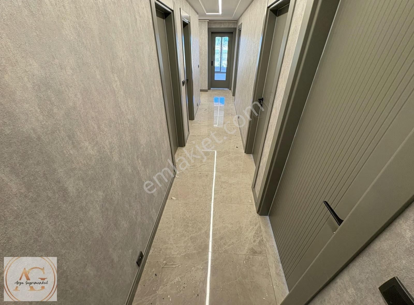 Arya'dan Muhteşem Tasarımlı 3+1 Havuzlu Otoparklı Lüks Daire - Görsel 11