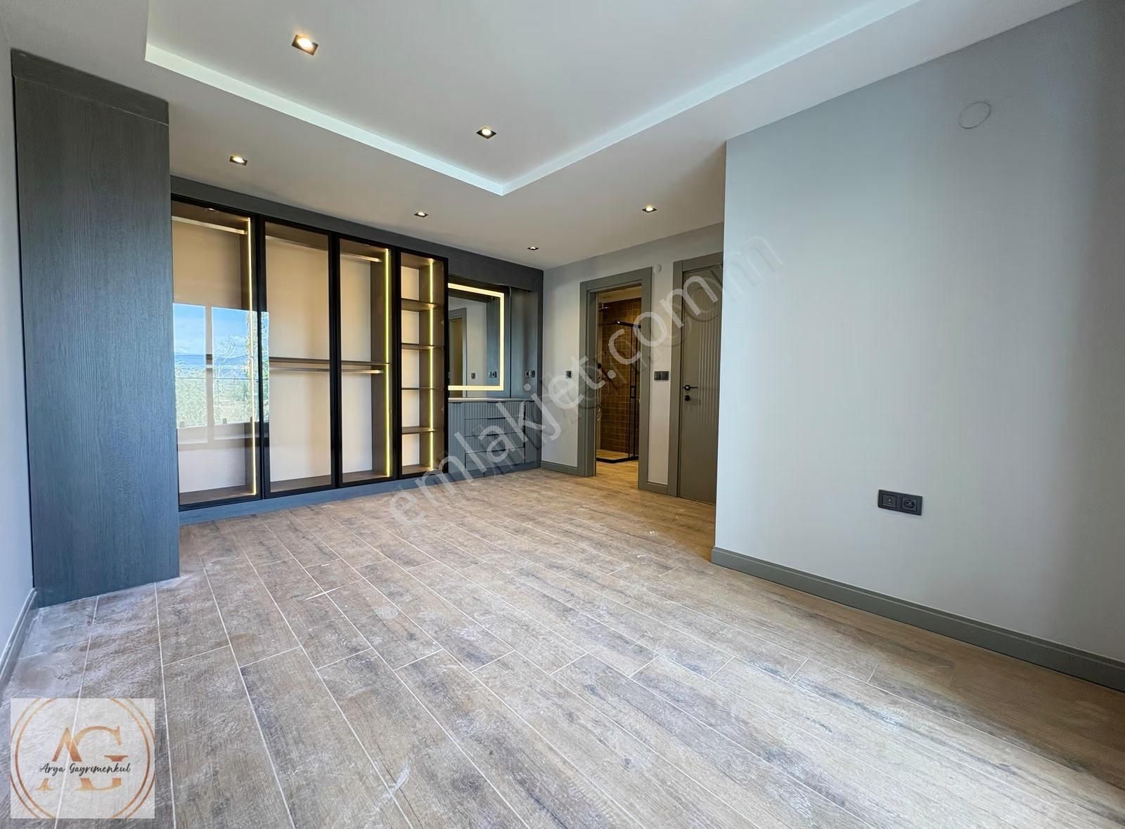 Arya'dan Muhteşem Tasarımlı 3+1 Havuzlu Otoparklı Lüks Daire - Görsel 4