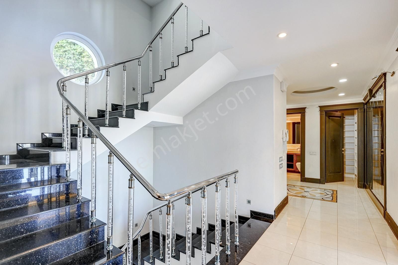 Acarkent'de Satılık, Çok Özel Konumlu Boğaz Manzaralı Br Villa.. - Görsel 10