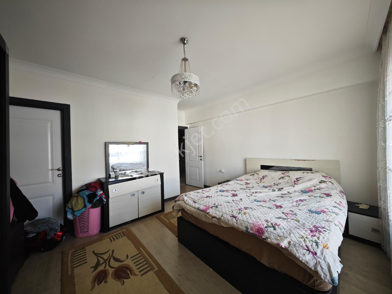 Feridunçelik'te Cadde Üzerinde Asansörlü Yapılı 3+1 Katta Satılık Daire !! - Görsel 17