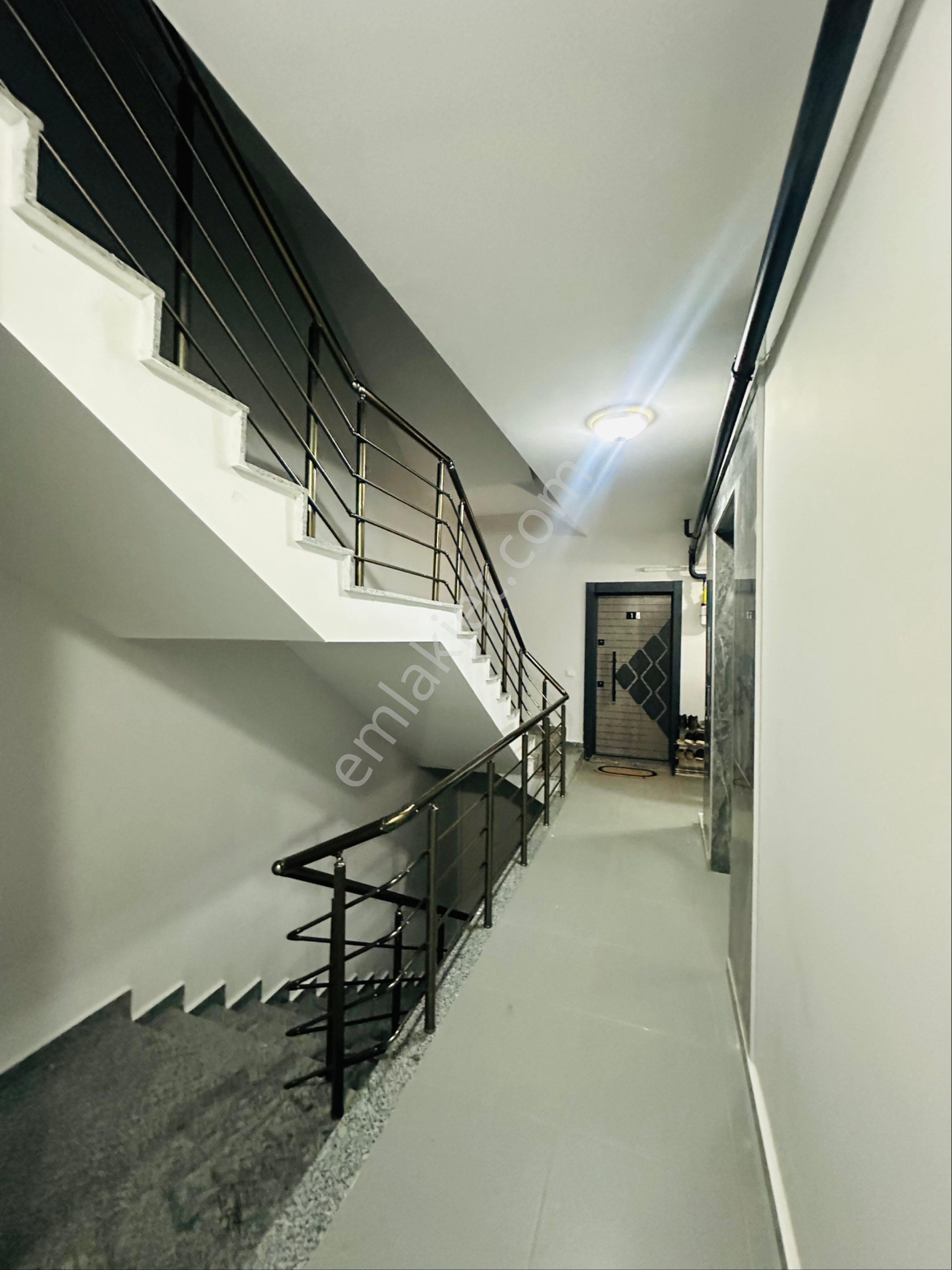 Tire Satılık Daire 2+1 Kapalı Mutfak Fen Lisesi Yakını - Görsel 2