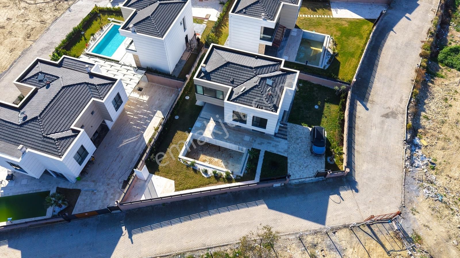 Böylesi Zor Bulunur | Yavansuda 572 M² Arsa, Özel Havuzlu Villa - Görsel 2