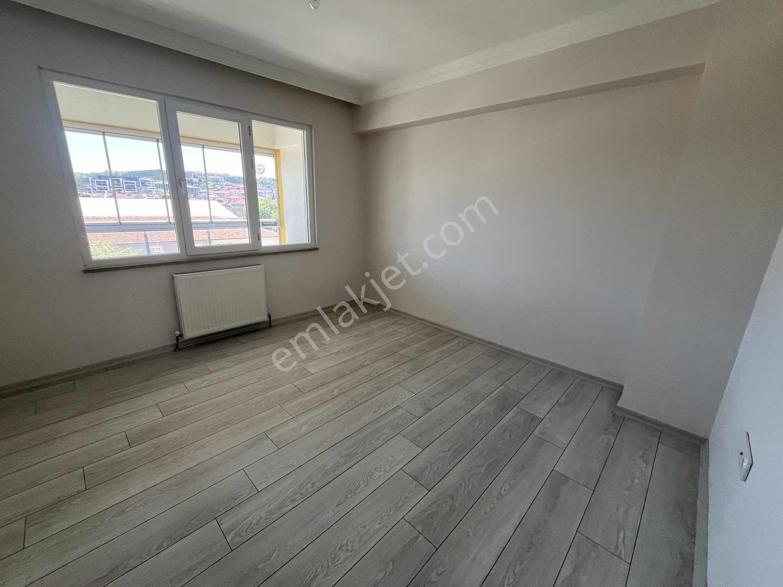 Harika Lokasyon Bakımlı Ve Temiz 3+1 - Görsel 8