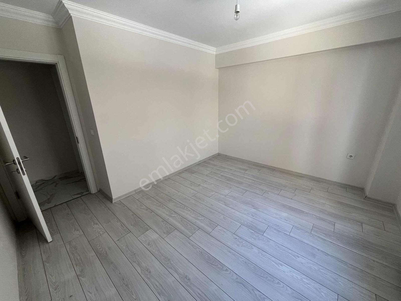 Harika Lokasyon Bakımlı Ve Temiz 3+1 - Görsel 19