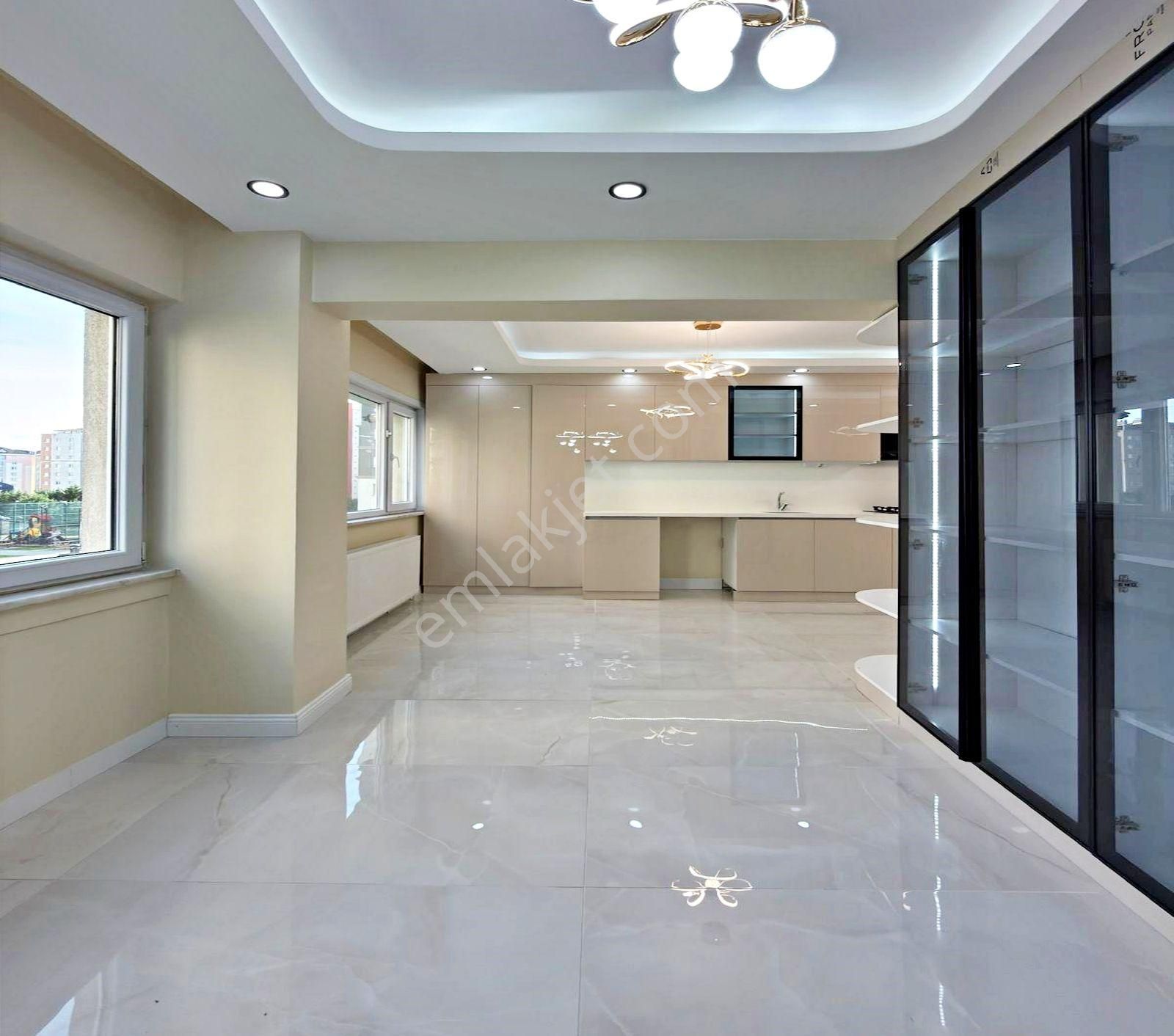 Beylikdüzü Beykent'te Site İçi Tadilatlı 3+1 185m² Satılık Daire - Görsel 5