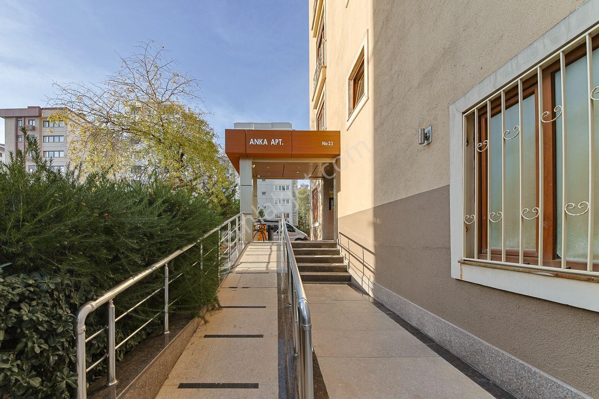 Bostancı Vukela Caddesinde Deniz Manzaralı Satılık 4+1 Daire Net 157 M2 - Görsel 6