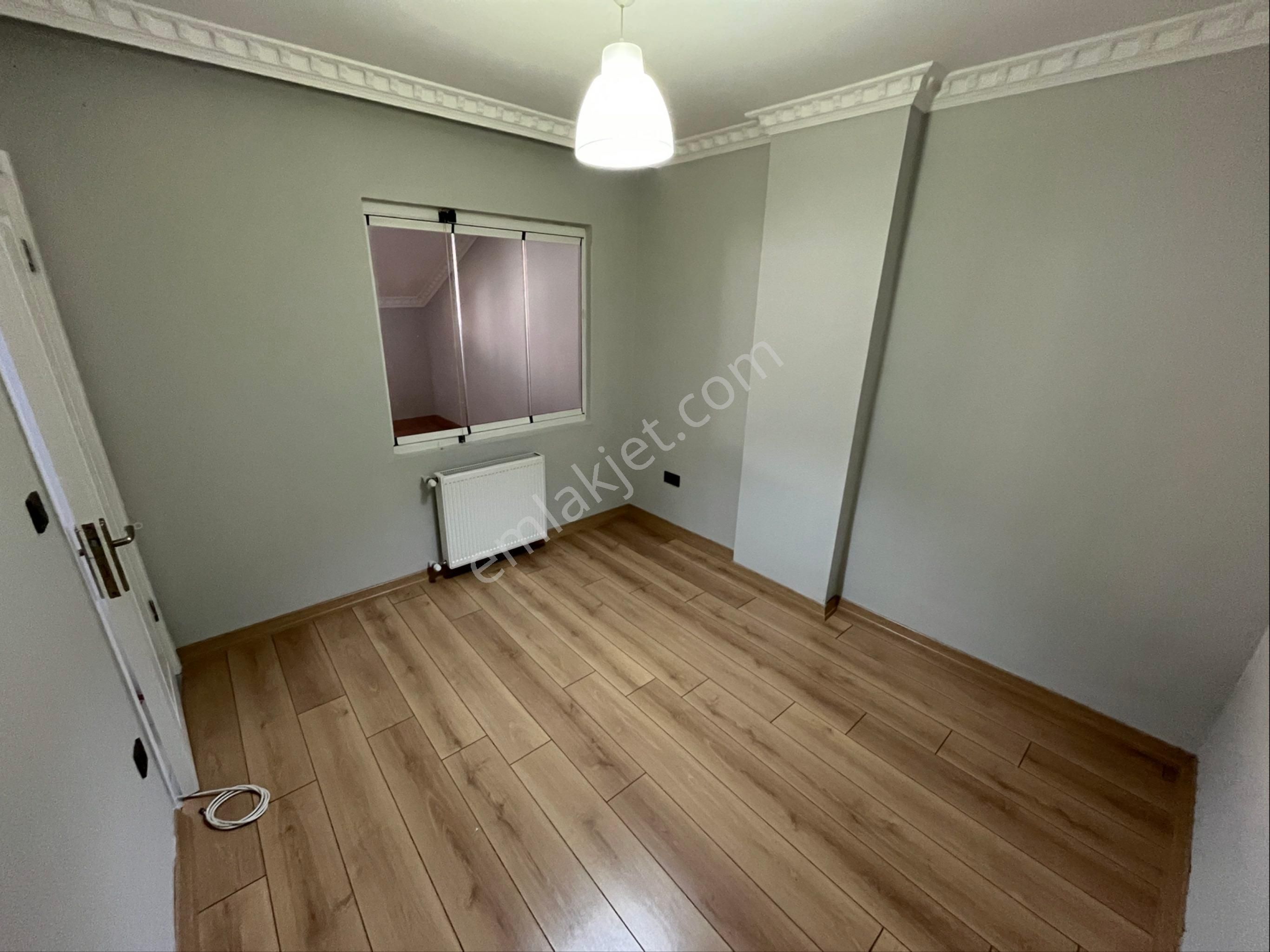 Çeliktepe'de Metroya 5dk, 2+1,75m2,temiz,büyük Teraslı Daire - Görsel 5