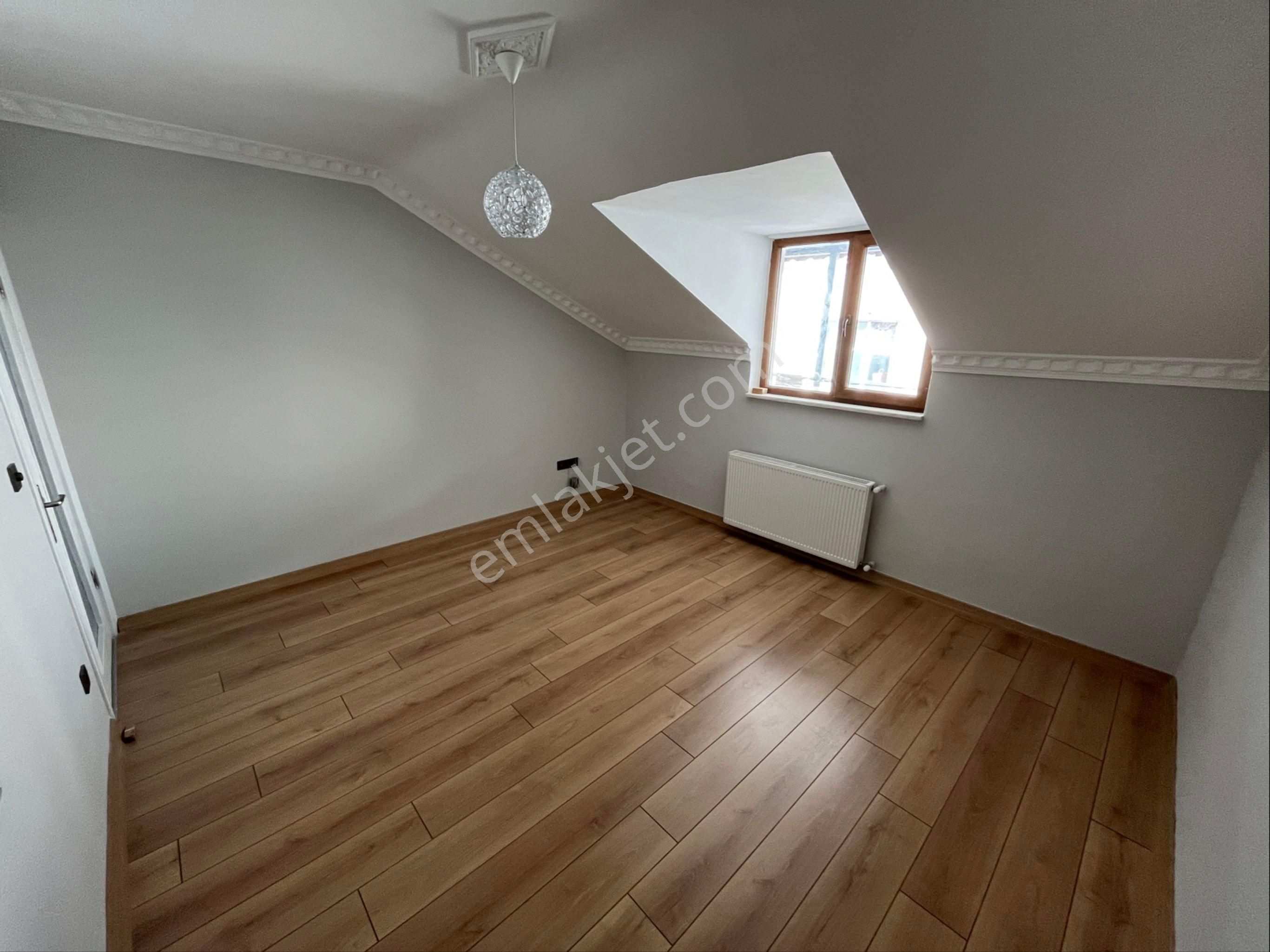 Çeliktepe'de Metroya 5dk, 2+1,75m2,temiz,büyük Teraslı Daire - Görsel 3