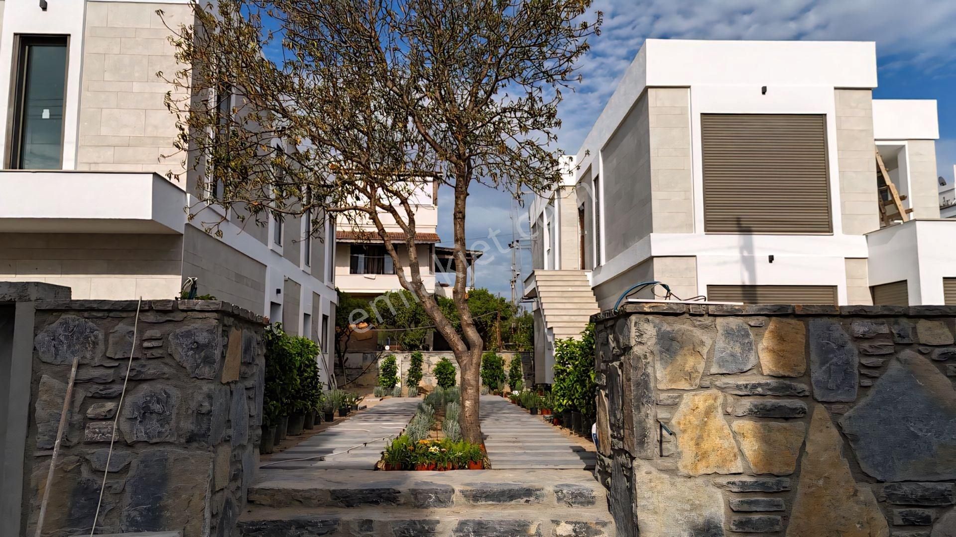 Turgutreis Bahçelievler'de,ferah, Geniş Üst Kat,3+1,denize Düz 2 Dakika, Satılık Daire